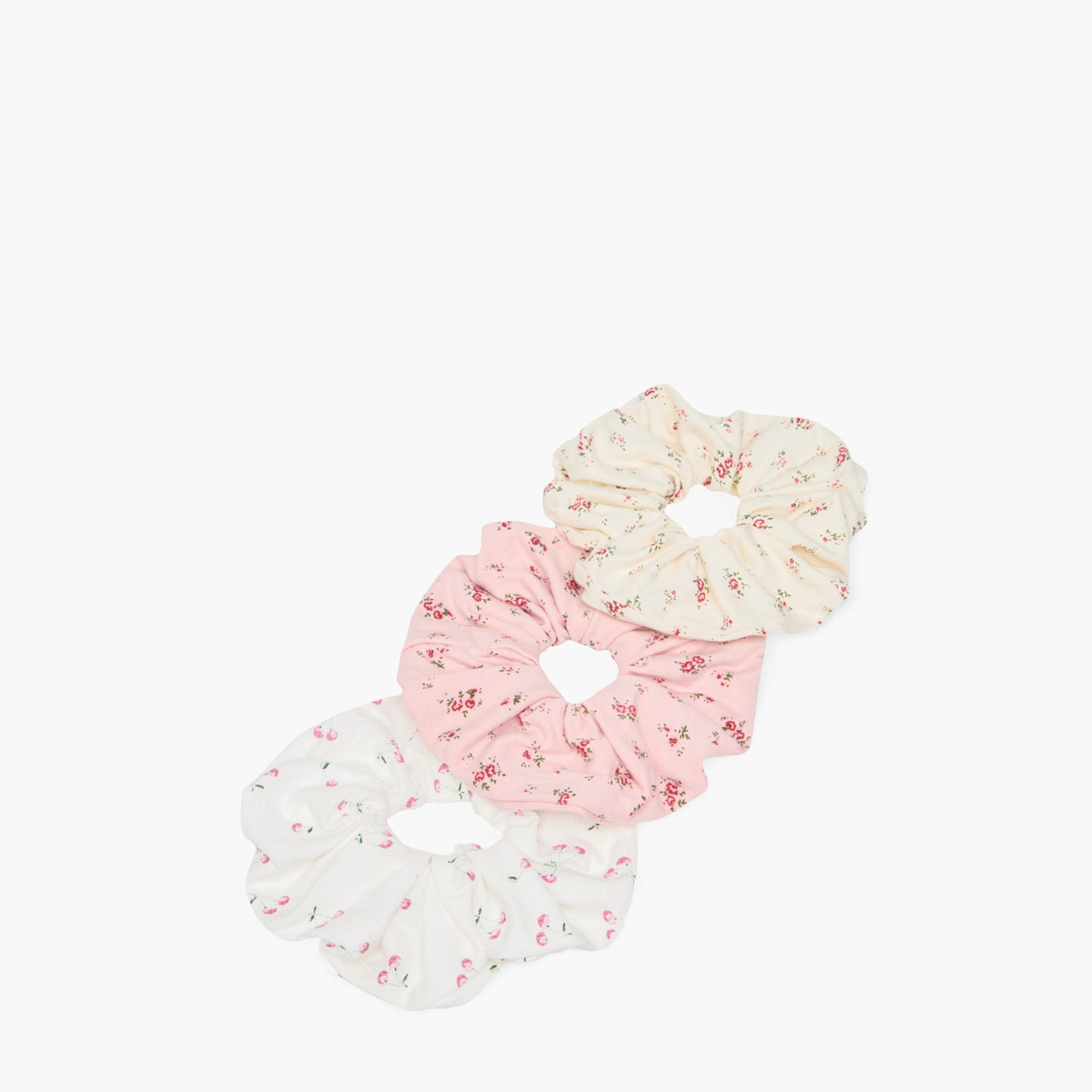 ربطات شعر سكرانشي بطبعات زهرية - طقم 3 قطع-women-hairaccessories-scrunchies-image-3