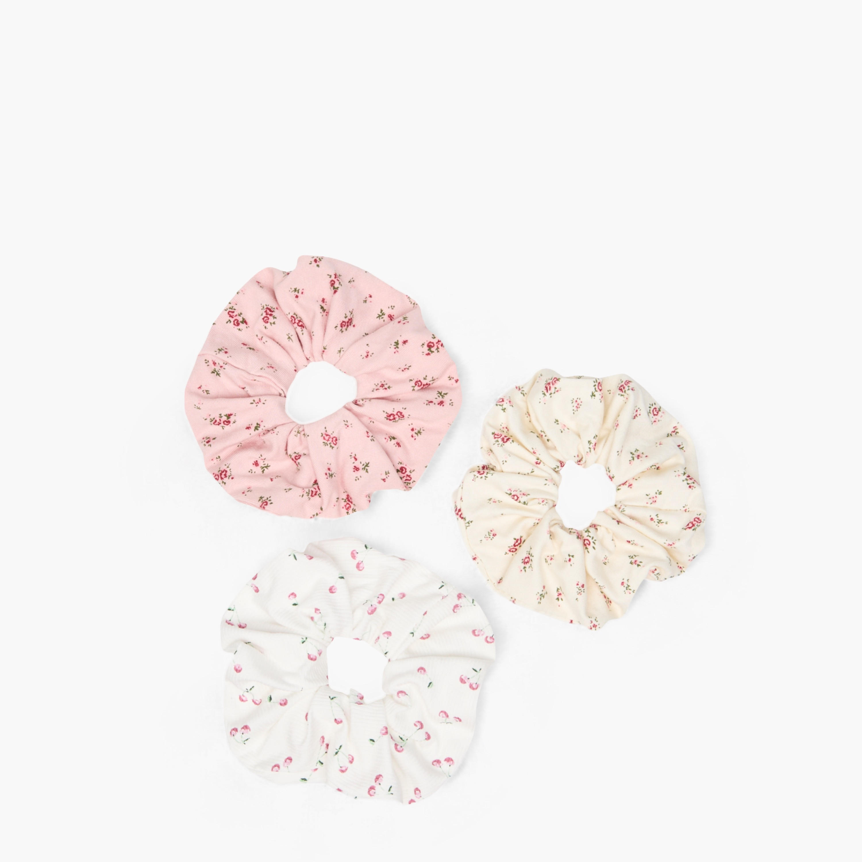 ربطات شعر سكرانشي بطبعات زهرية - طقم 3 قطع-women-hairaccessories-scrunchies-image-4