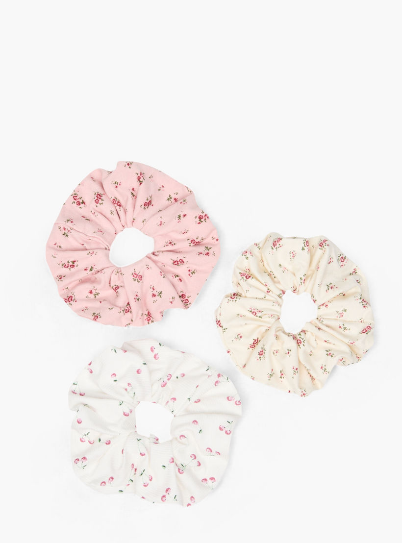 ربطات شعر سكرانشي بطبعات زهرية - طقم 3 قطع-women-hairaccessories-scrunchies-image-4