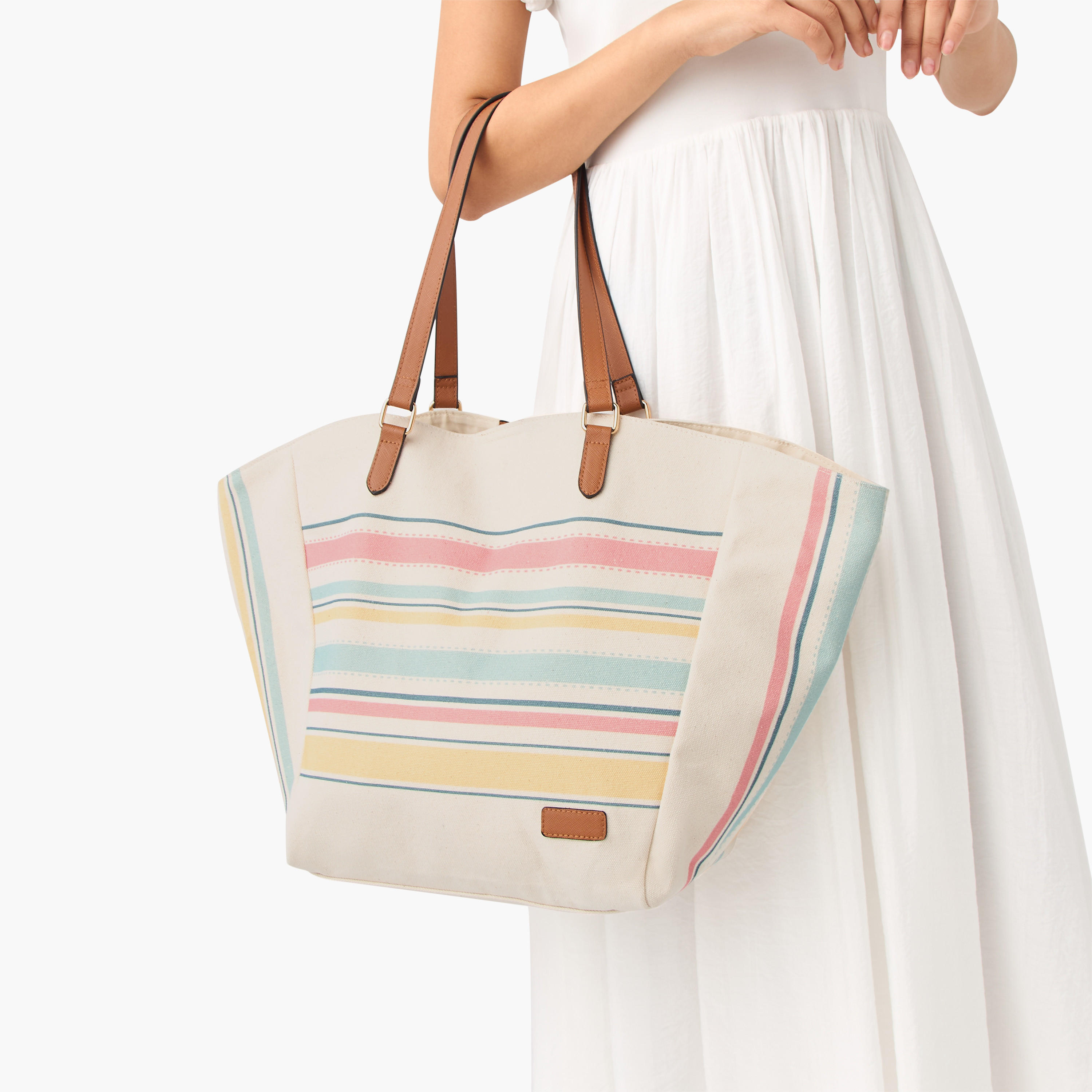 شنطة توتي مخططة بمقابض وزر إغلاق كباس-women-bagsandwallets-handbags-image-8