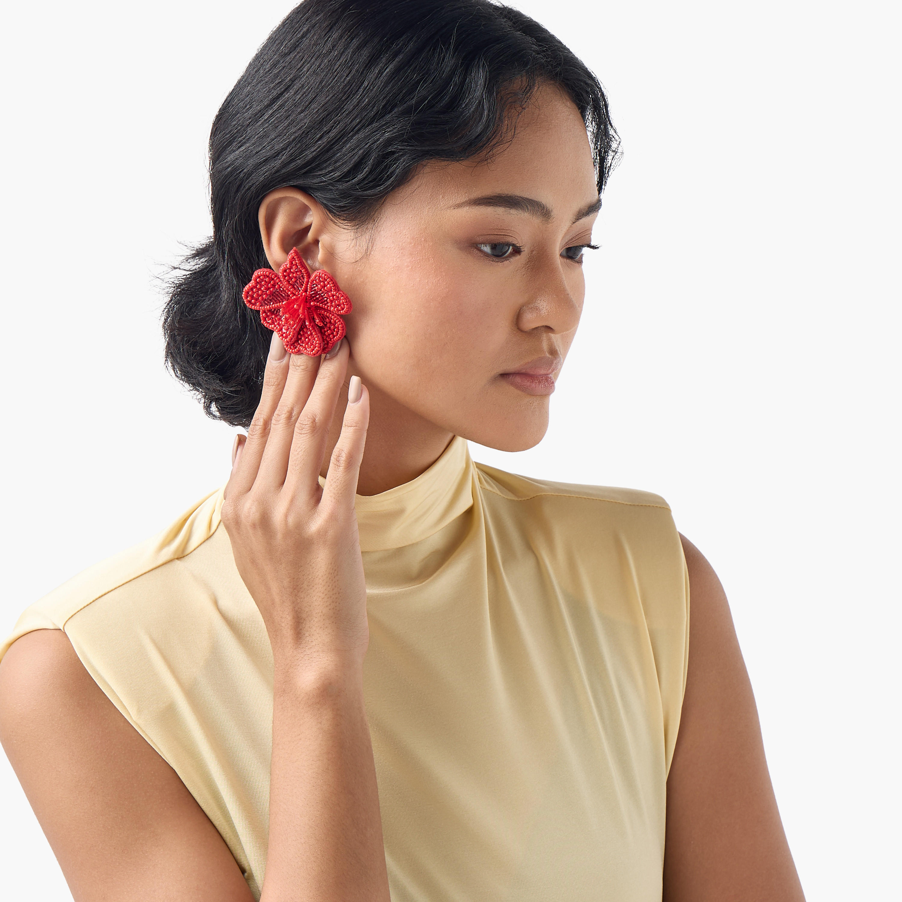 حلق زهري خرز بمكبس إغلاق خلفي-women-watchesandjewellery-jewellery-earrings-image-6