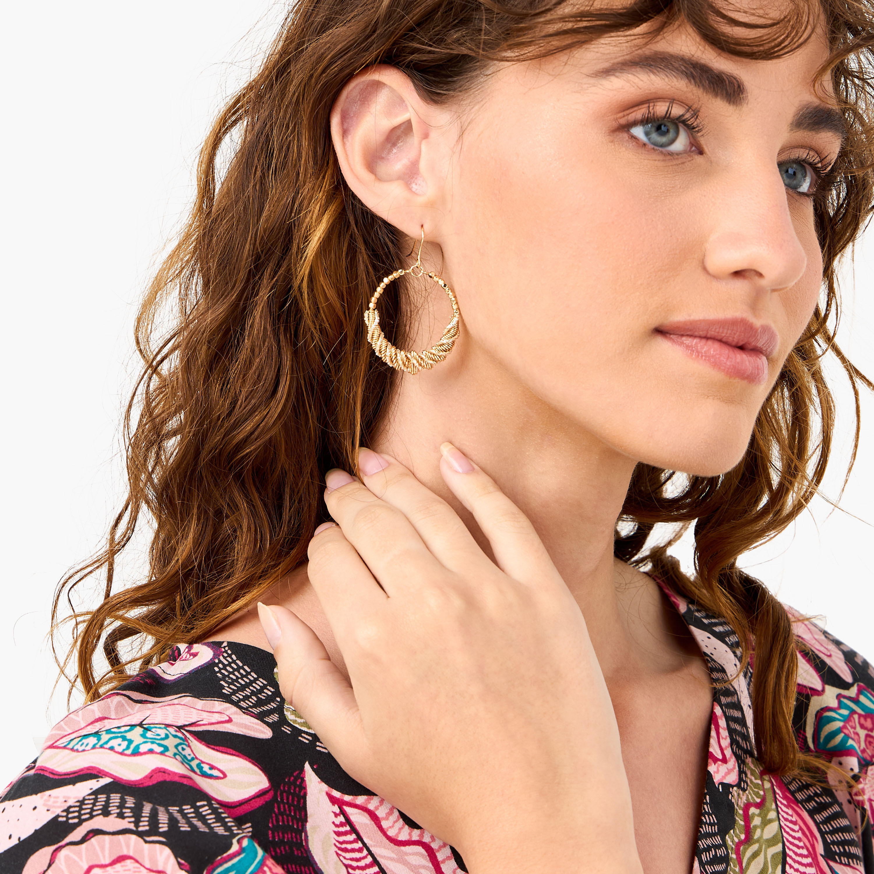 حلق طوق مزين بالأحجار بخطاف-women-watchesandjewellery-jewellery-earrings-image-2
