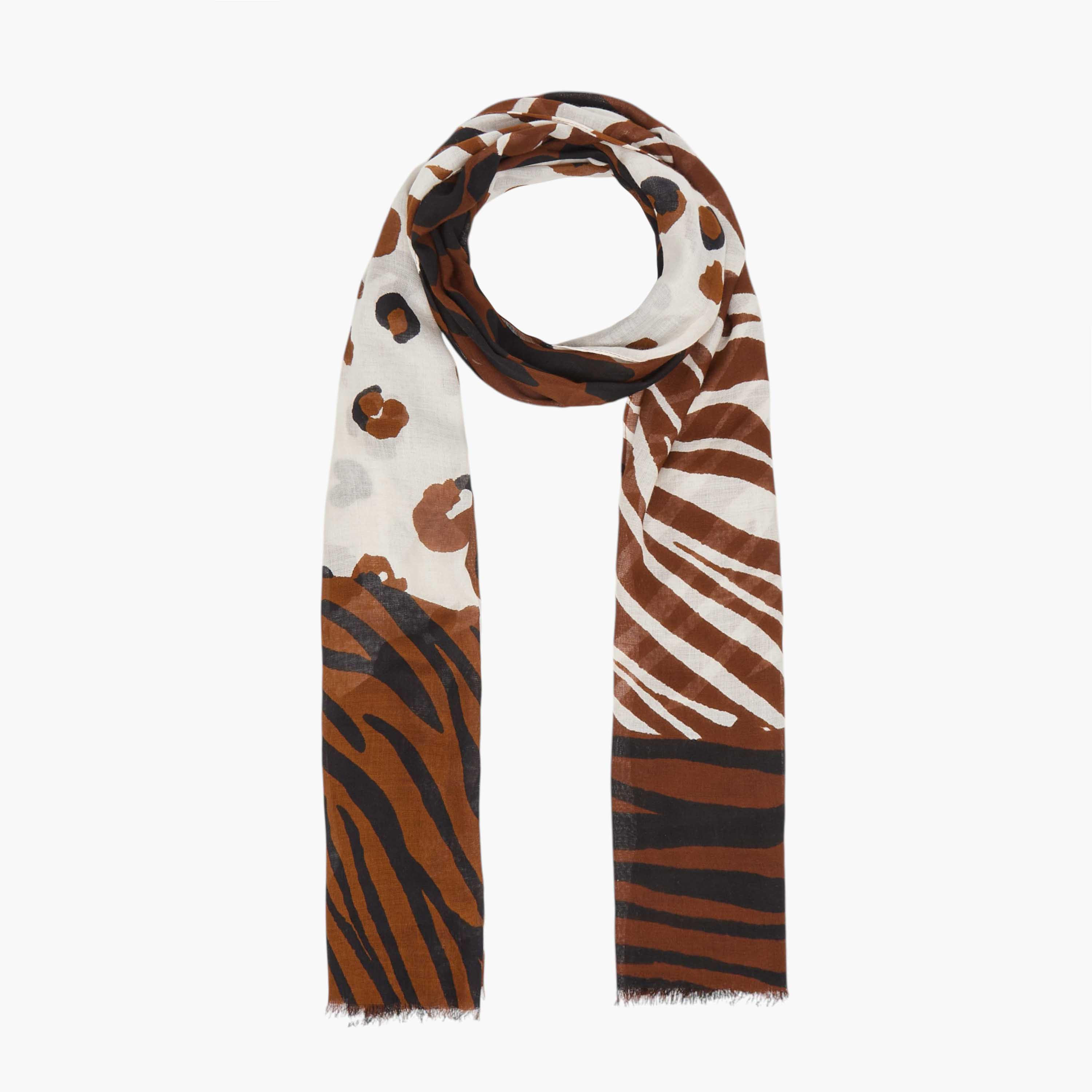 وشاح بطبعات حيوانات مع تفاصيل شرّابات-women-clothingaccessories-scarves-image-1