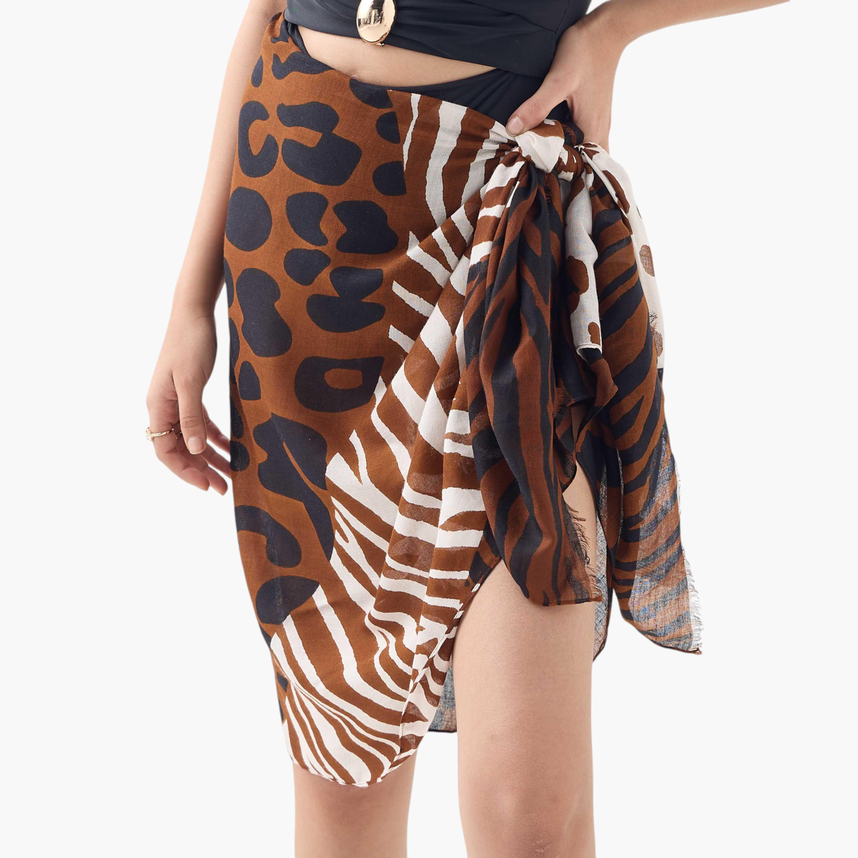 وشاح بطبعات حيوانات مع تفاصيل شرّابات-women-clothingaccessories-scarves-image-2