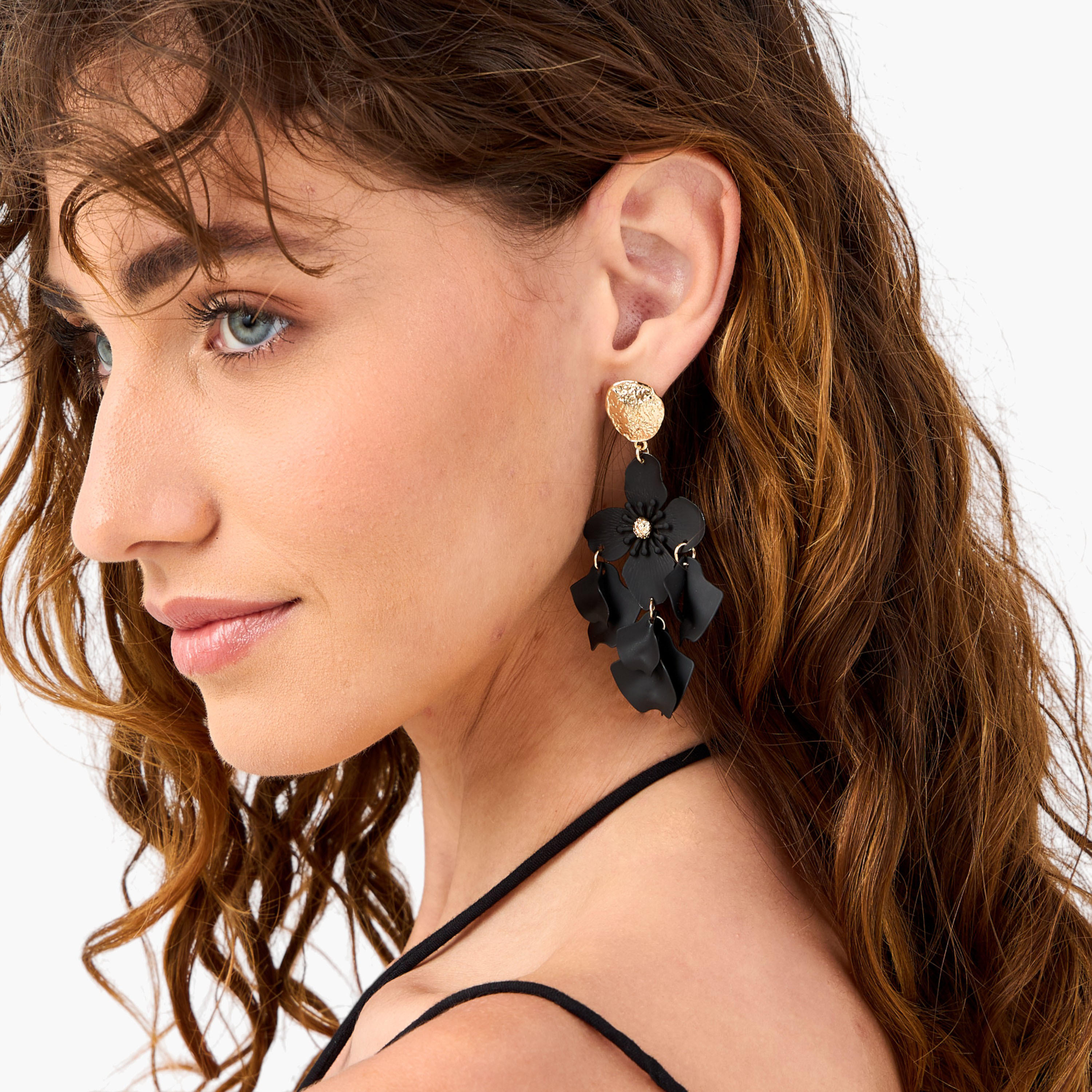 حلق متدلي بزينة زهرة ومكبس إغلاق خلفي-women-watchesandjewellery-jewellery-earrings-image-2
