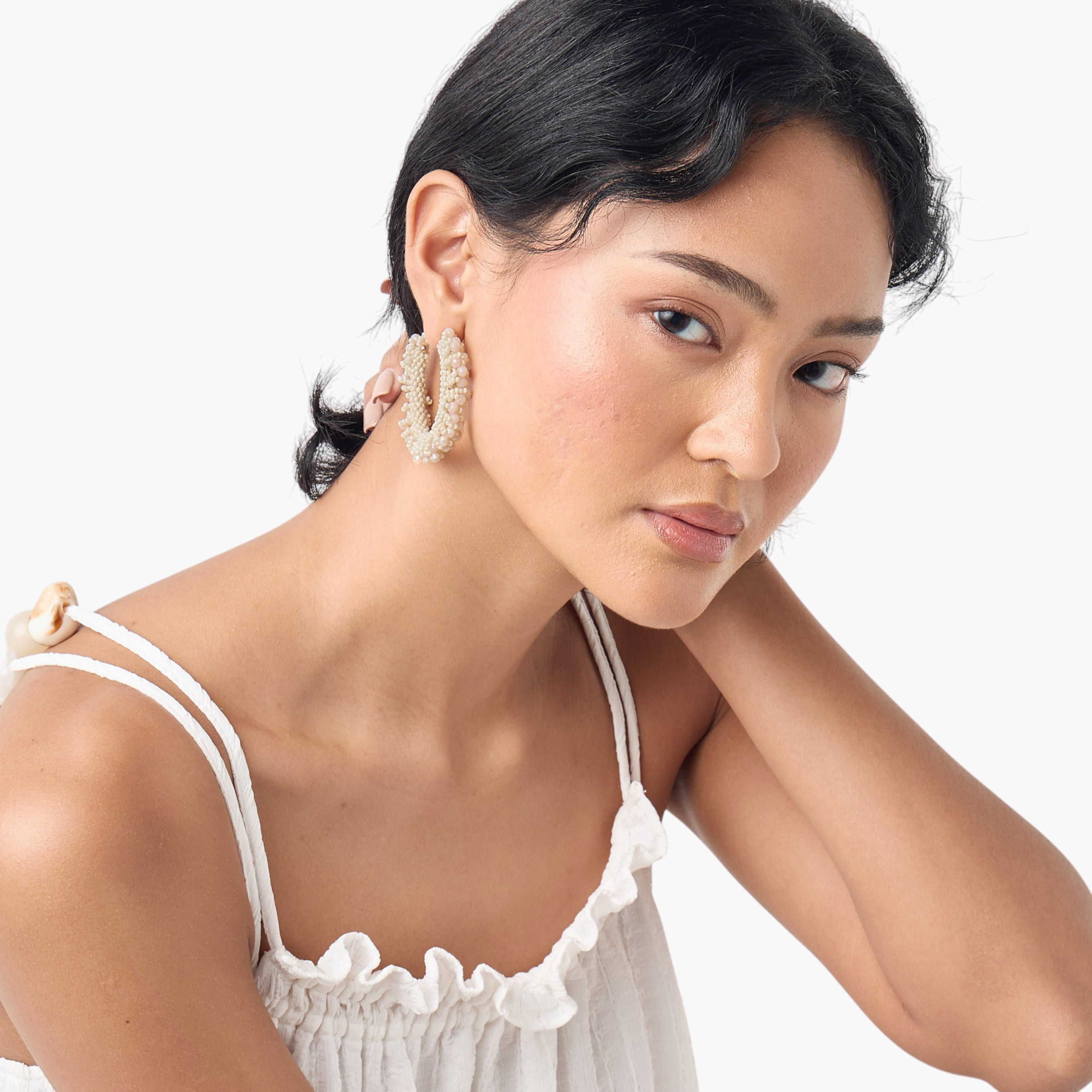 حلق طوق مرصع باللؤلؤ بمكبس إغلاق خلفي-women-watchesandjewellery-jewellery-earrings-image-2