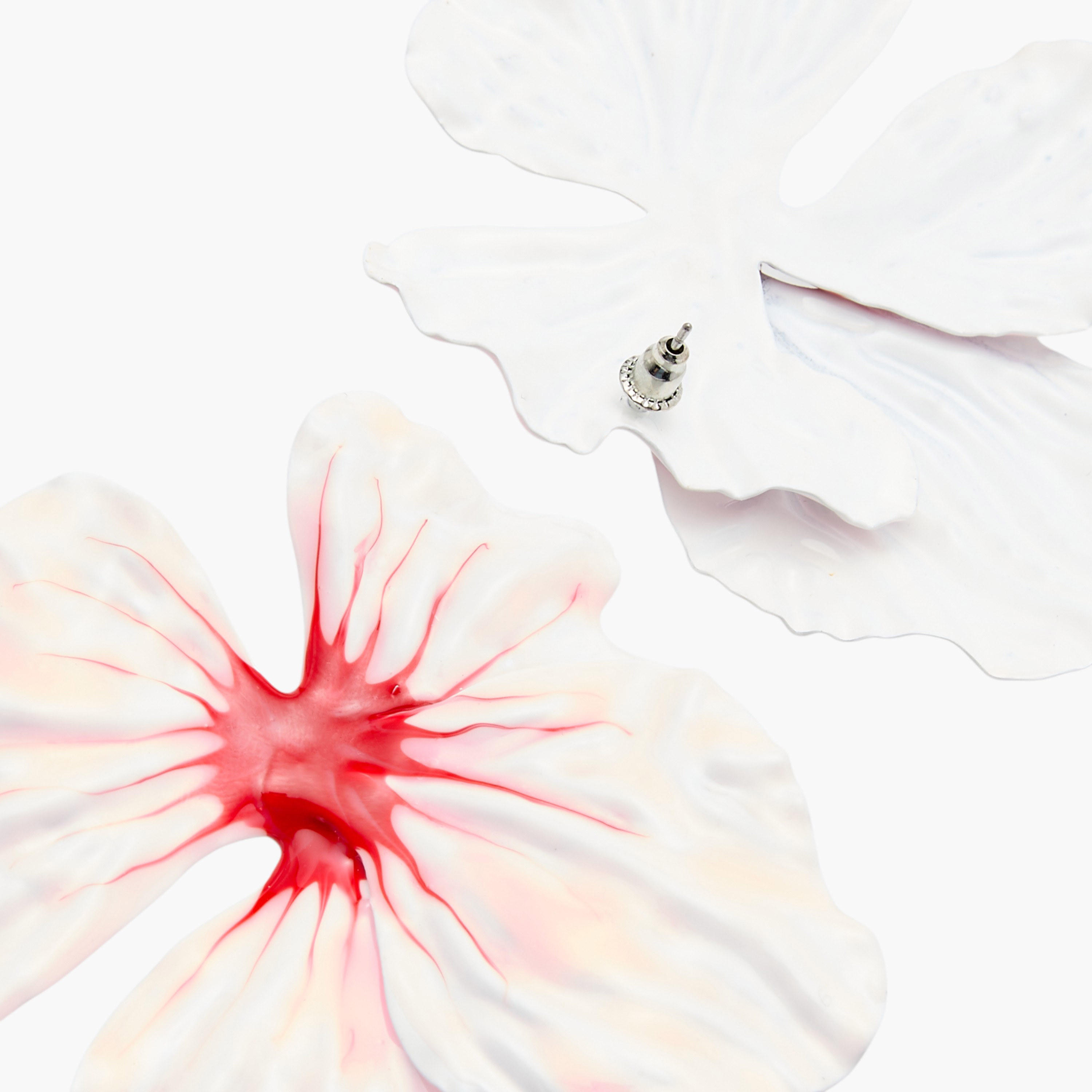 Orchid Metallic Earrings with Pushback Closure-women-watchesandjewellery-jewellery-earrings-image-5