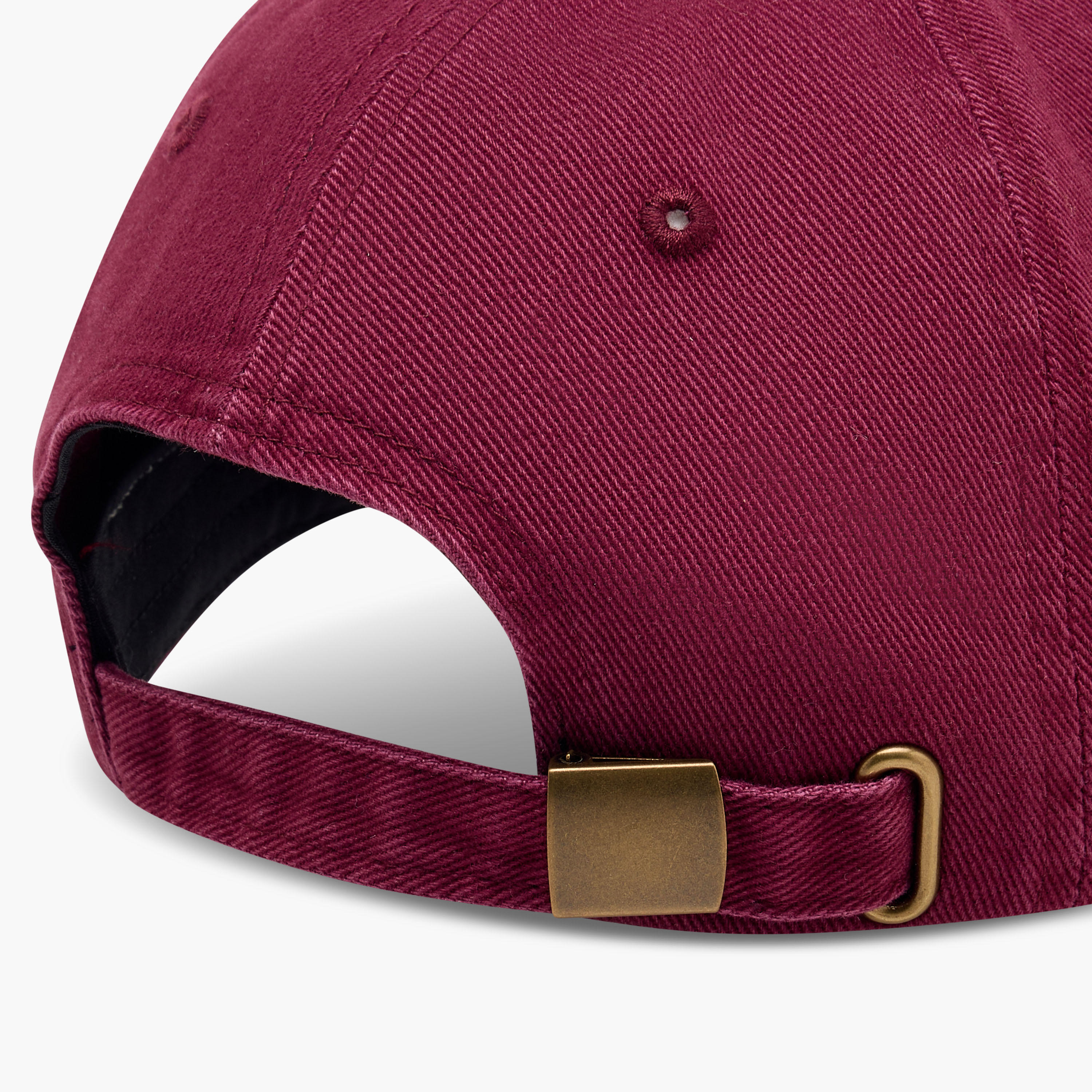كاب مطرز وحزام بإبزيم إغلاق-women-clothingaccessories-capsandhats-image-2
