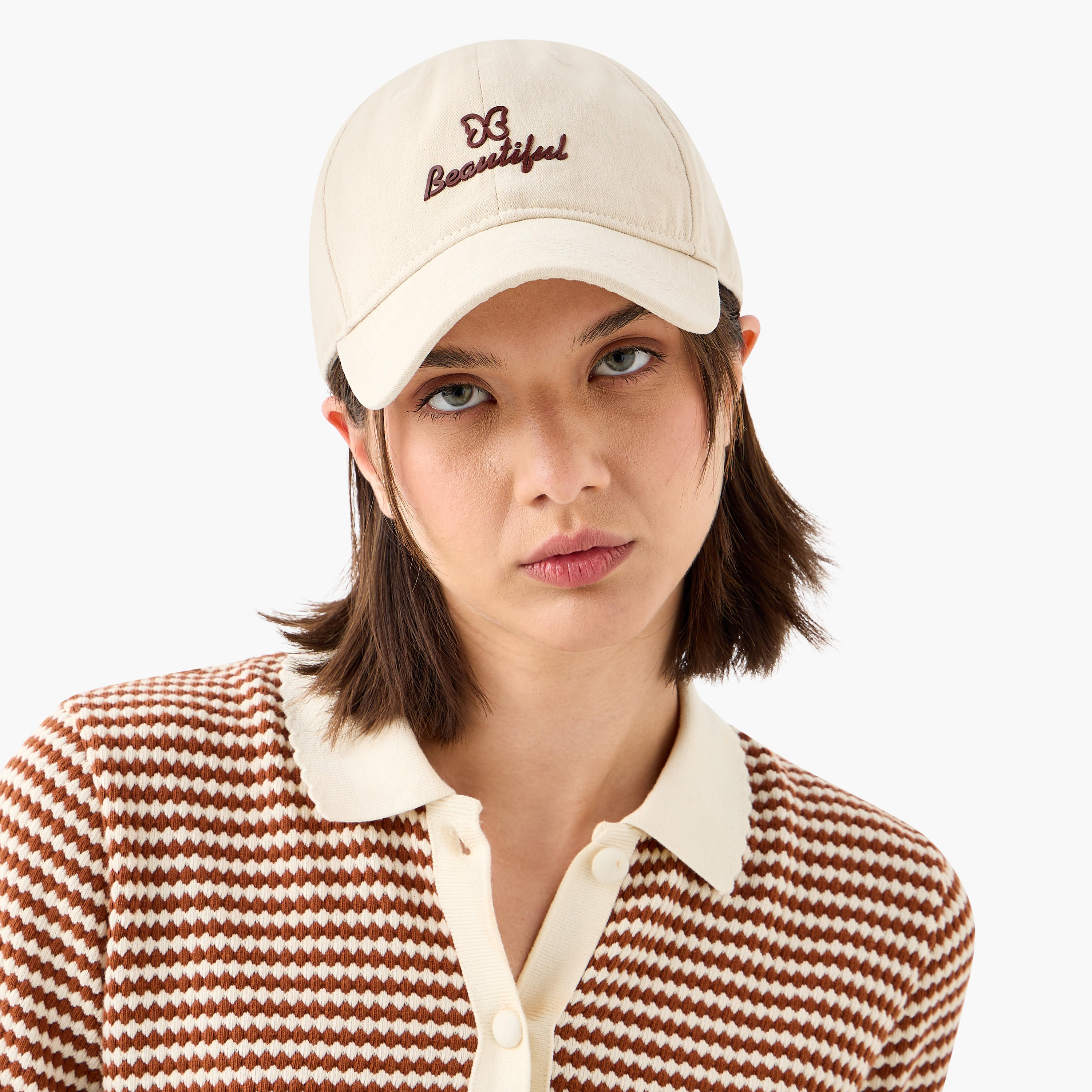كاب بتفاصيل نقوش وبحزام وإبزيم إغلاق-women-clothingaccessories-capsandhats-image-7