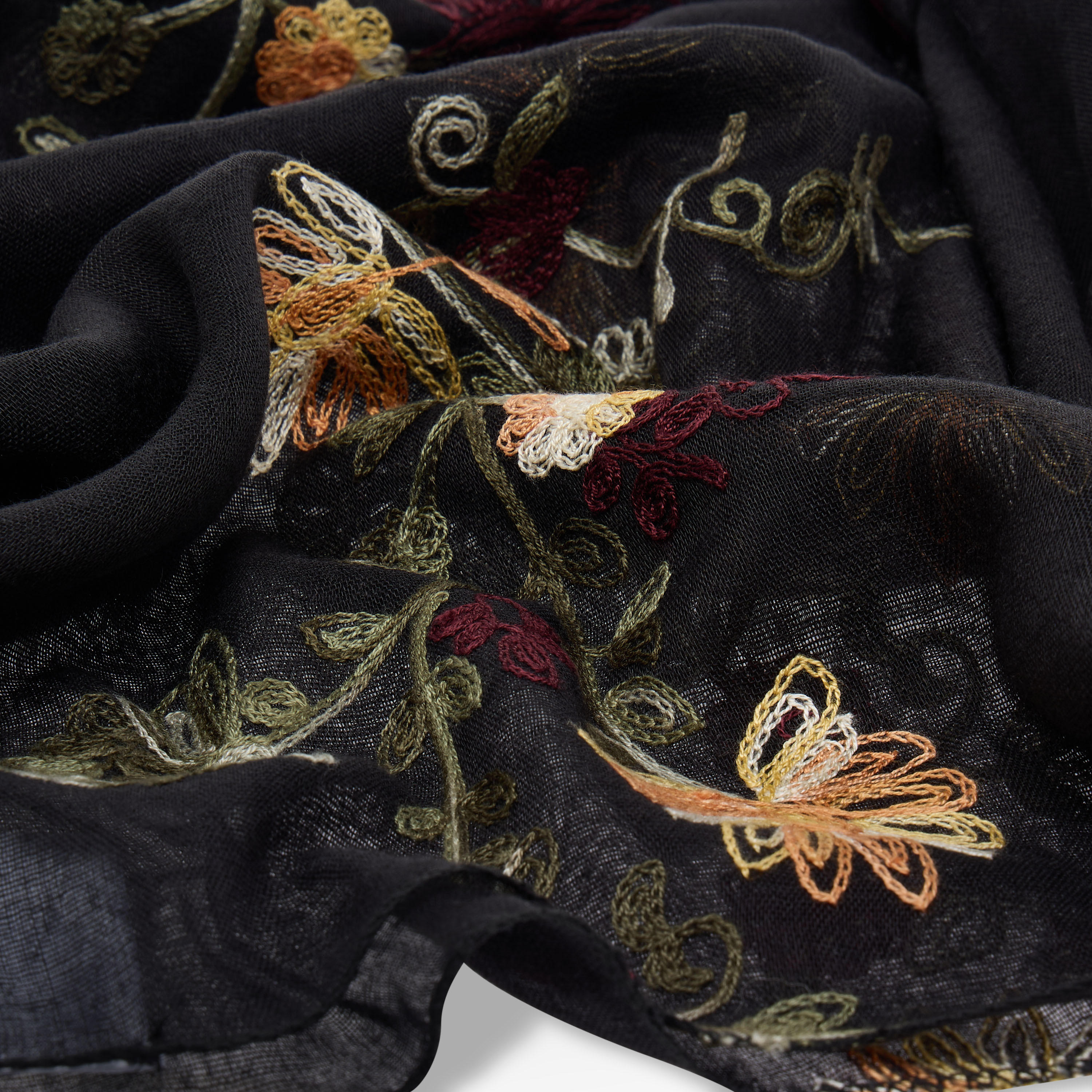 وشاح مطرز-women-clothingaccessories-scarves-image-1