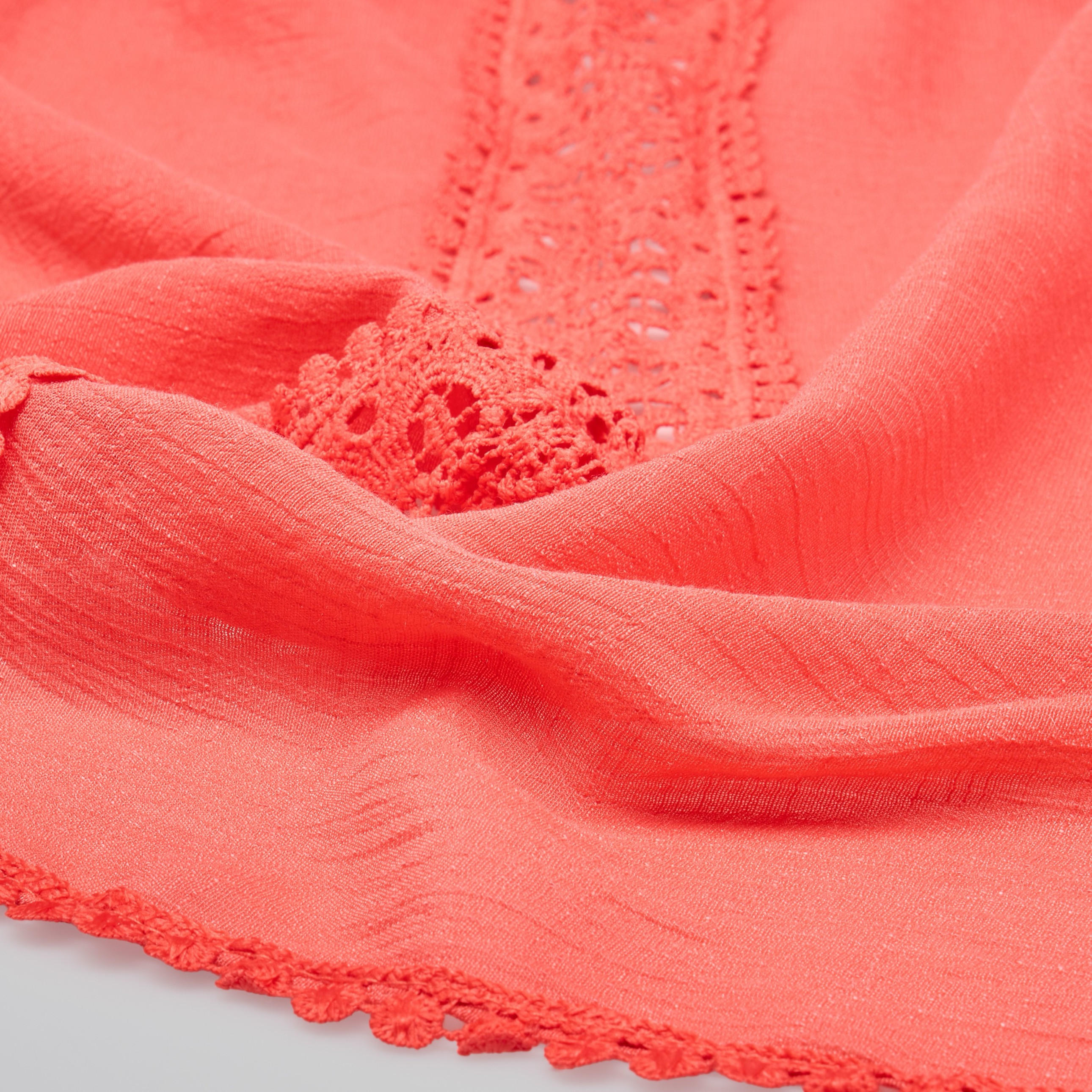 غطاء بتفاصيل كرات بوم بوم ودانتيل-women-clothing-swimandbeach-coverups-image-3