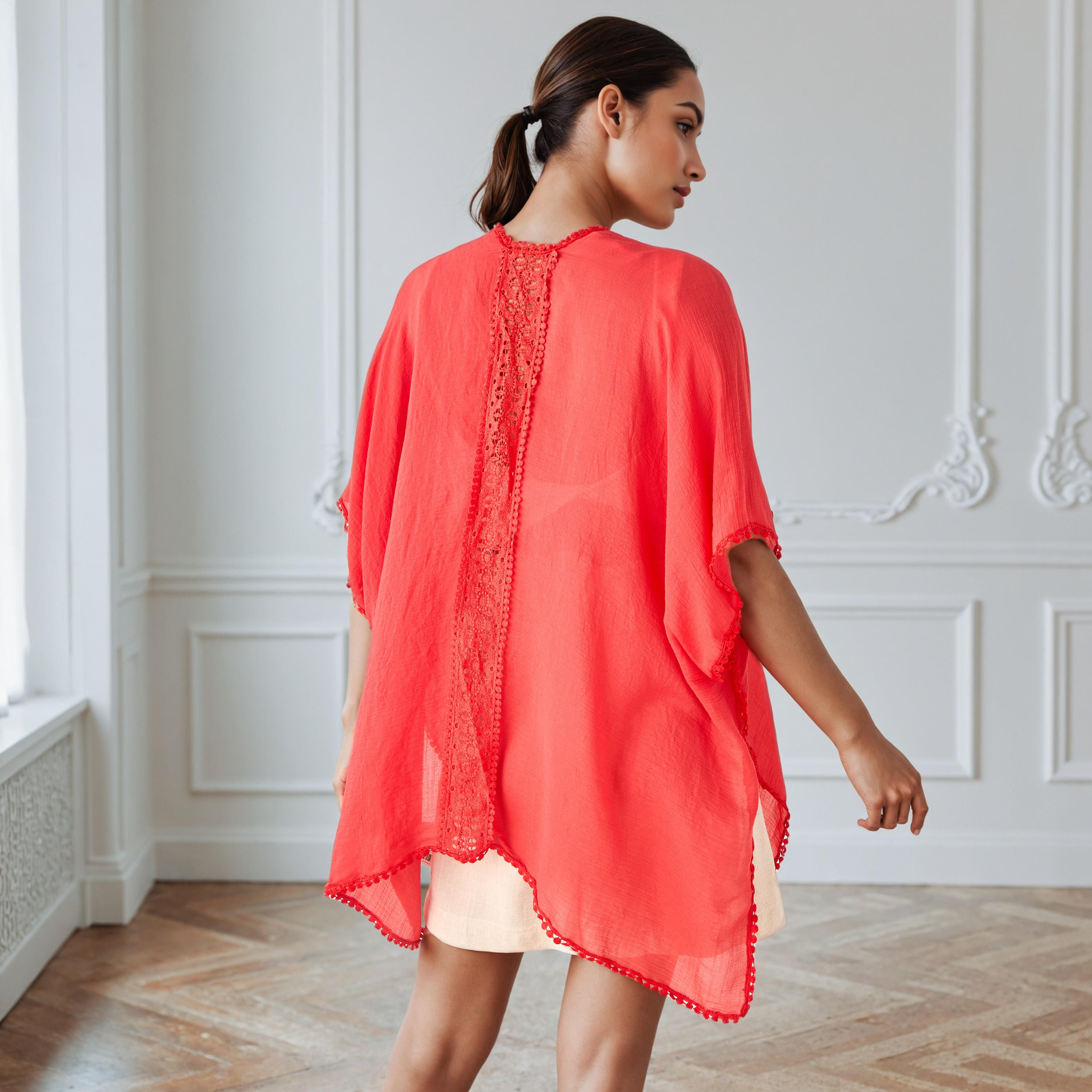 غطاء بتفاصيل كرات بوم بوم ودانتيل-women-clothing-swimandbeach-coverups-image-5
