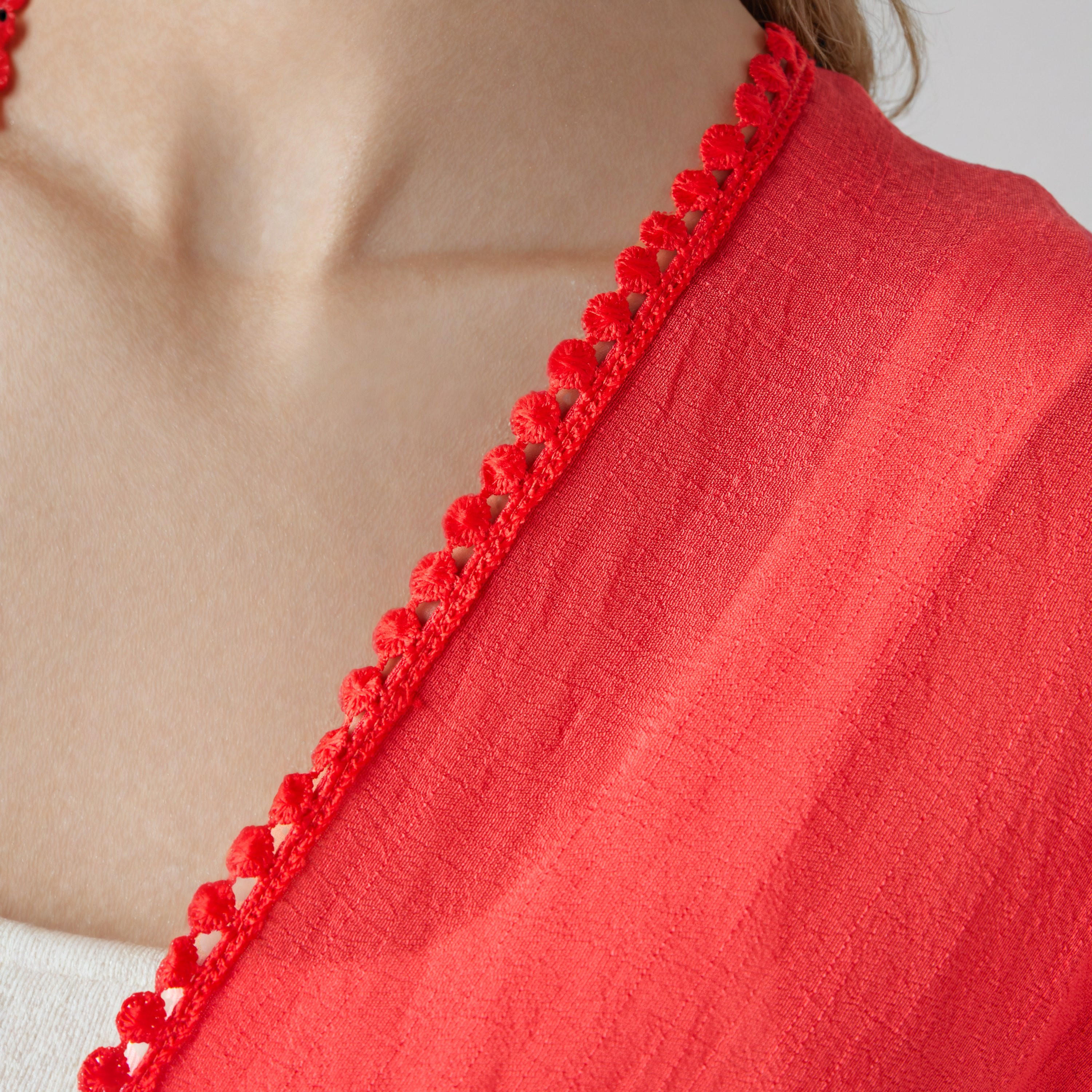 غطاء بتفاصيل كرات بوم بوم ودانتيل-women-clothing-swimandbeach-coverups-image-6