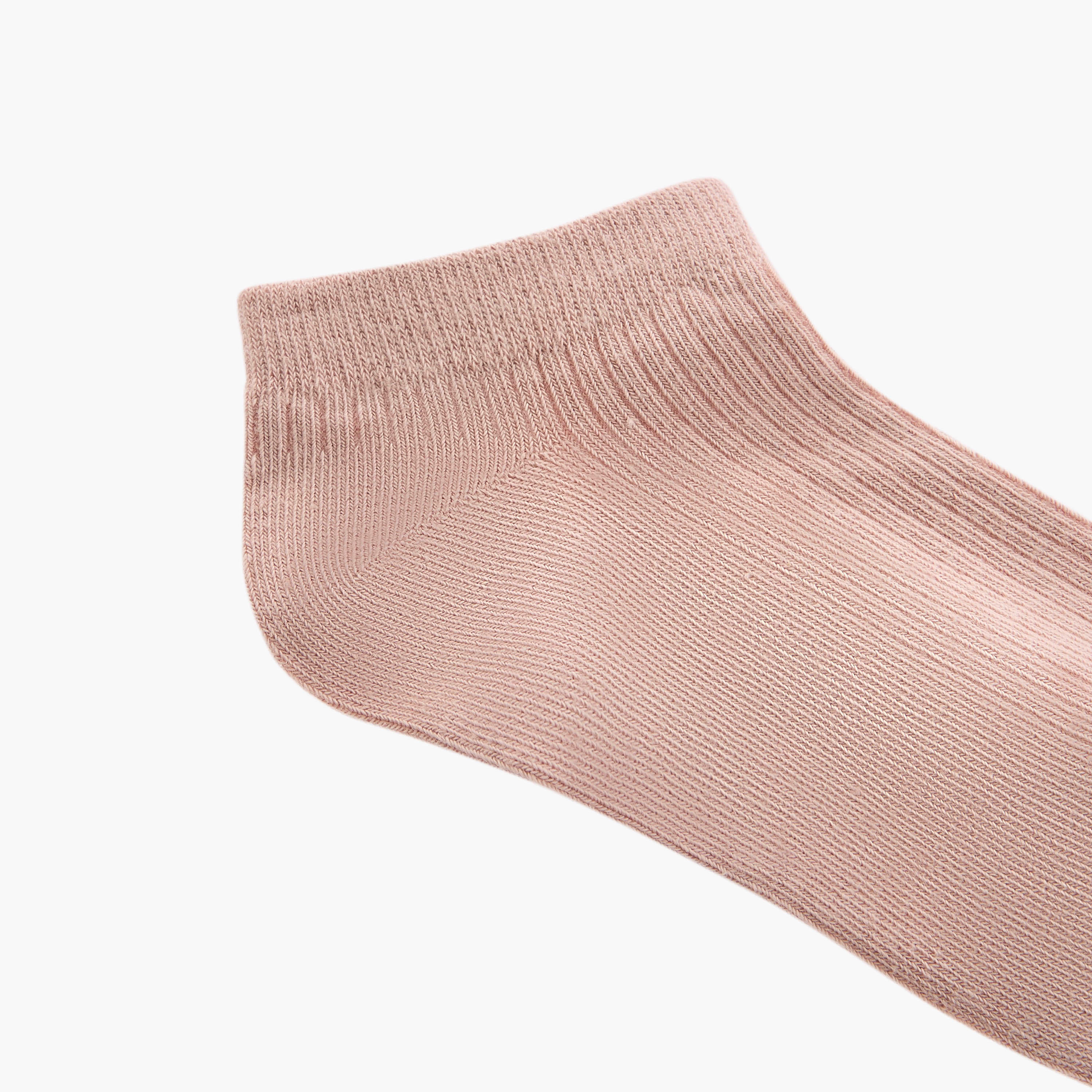 طقم جوارب 7 أزواج متنوعة بطول الكاحل وحماية من البكتيريا -women-socksandstockings-image-5