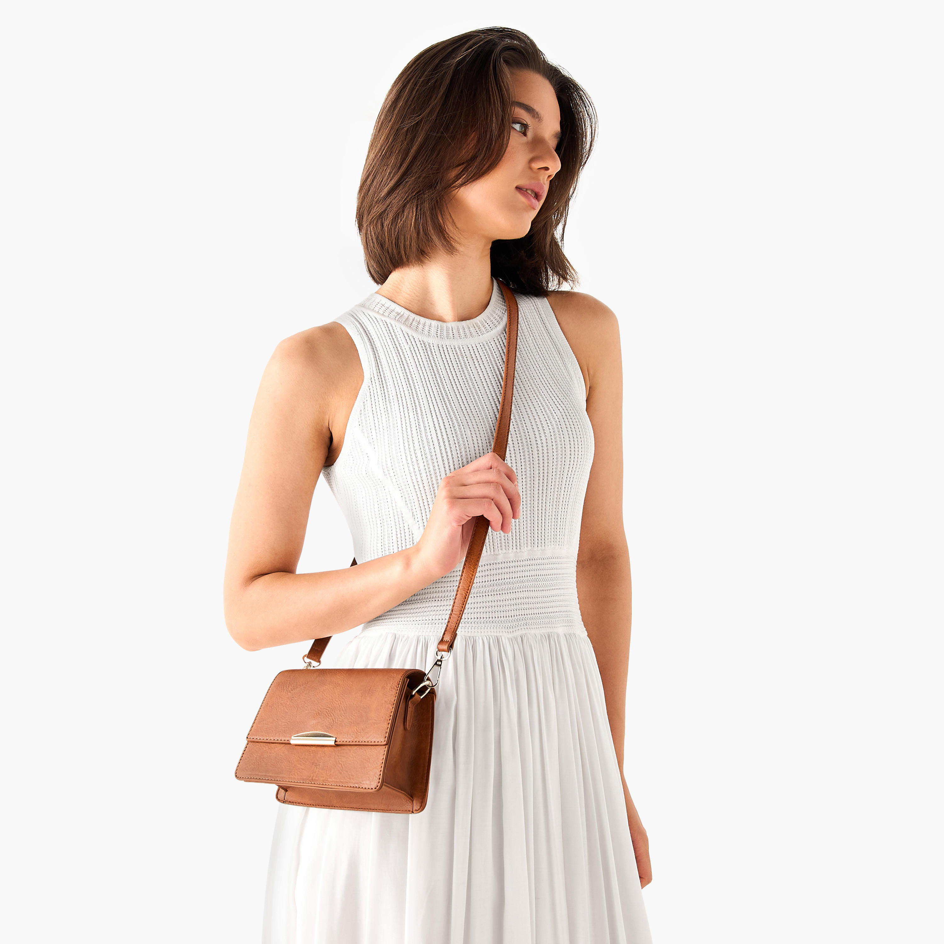 شنطة كروس بودي بزر إغلاق وزينة معدنية-women-bagsandwallets-handbags-image-2