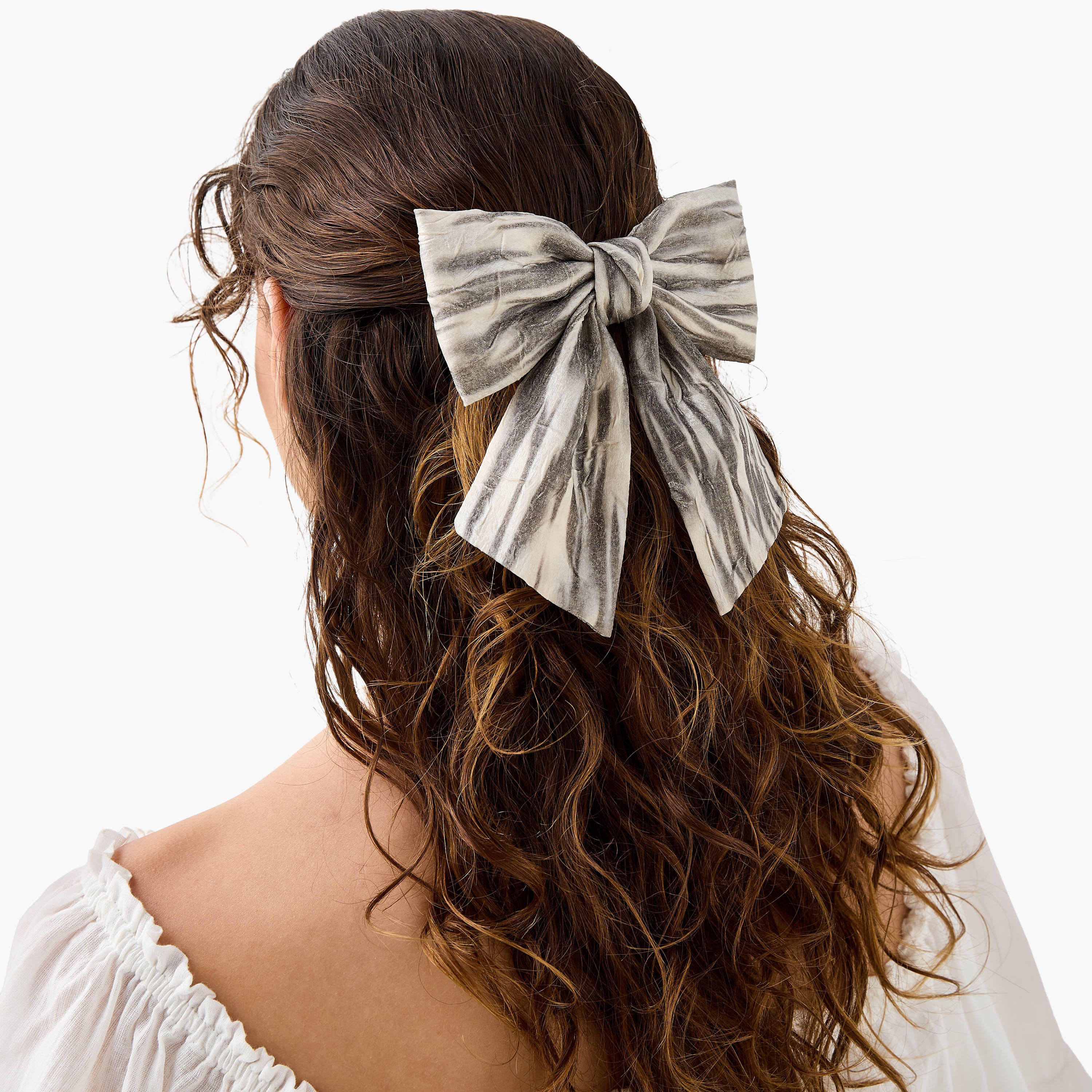 مشبك شعر باريت بارز الملمس مقلّم بتصميم فيونكة-women-hairaccessories-image-3
