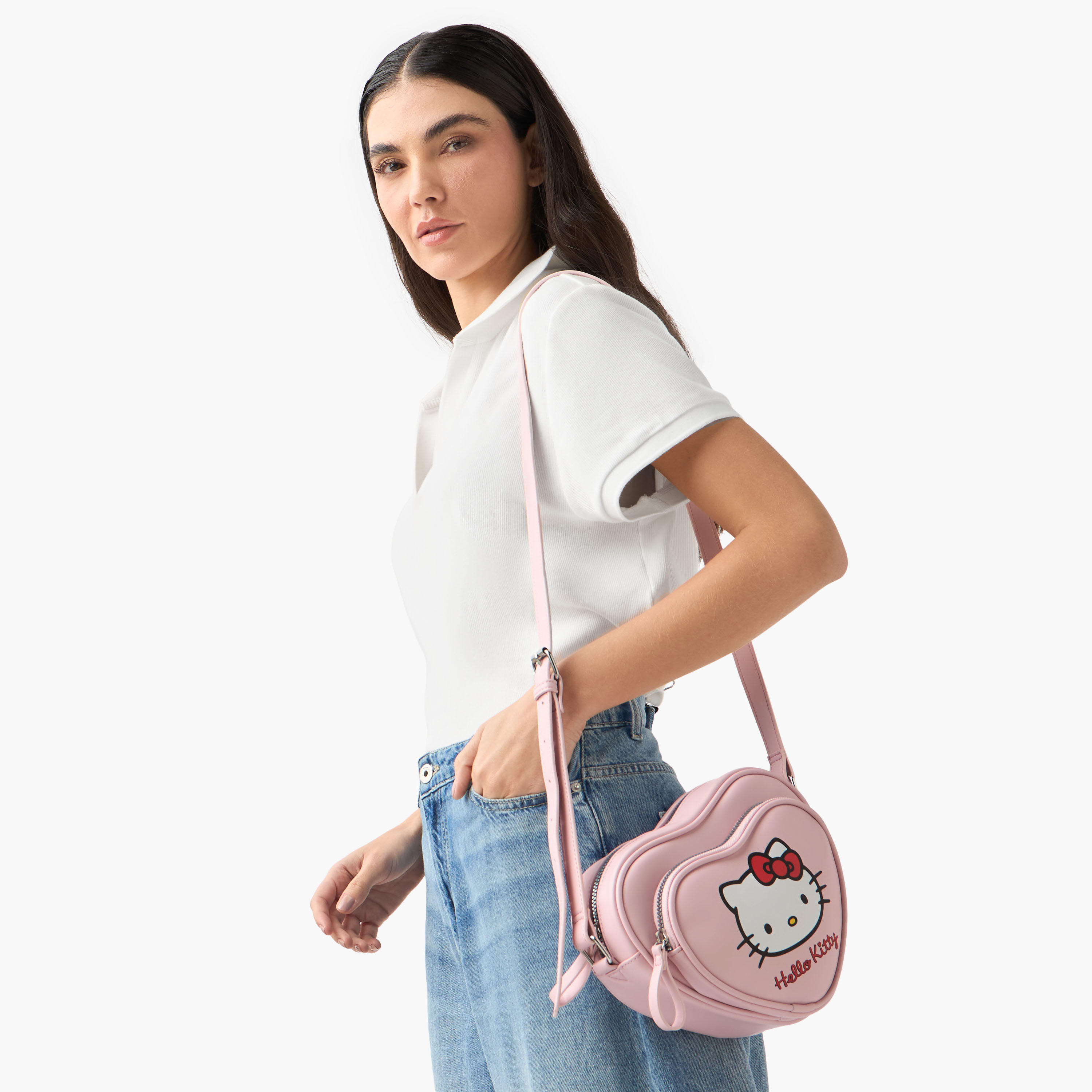 شنطة كروس بودي بتصميم قلب وحزام قابل للتعديل وطبعات هيلو كيتي-women-bagsandwallets-handbags-image-7