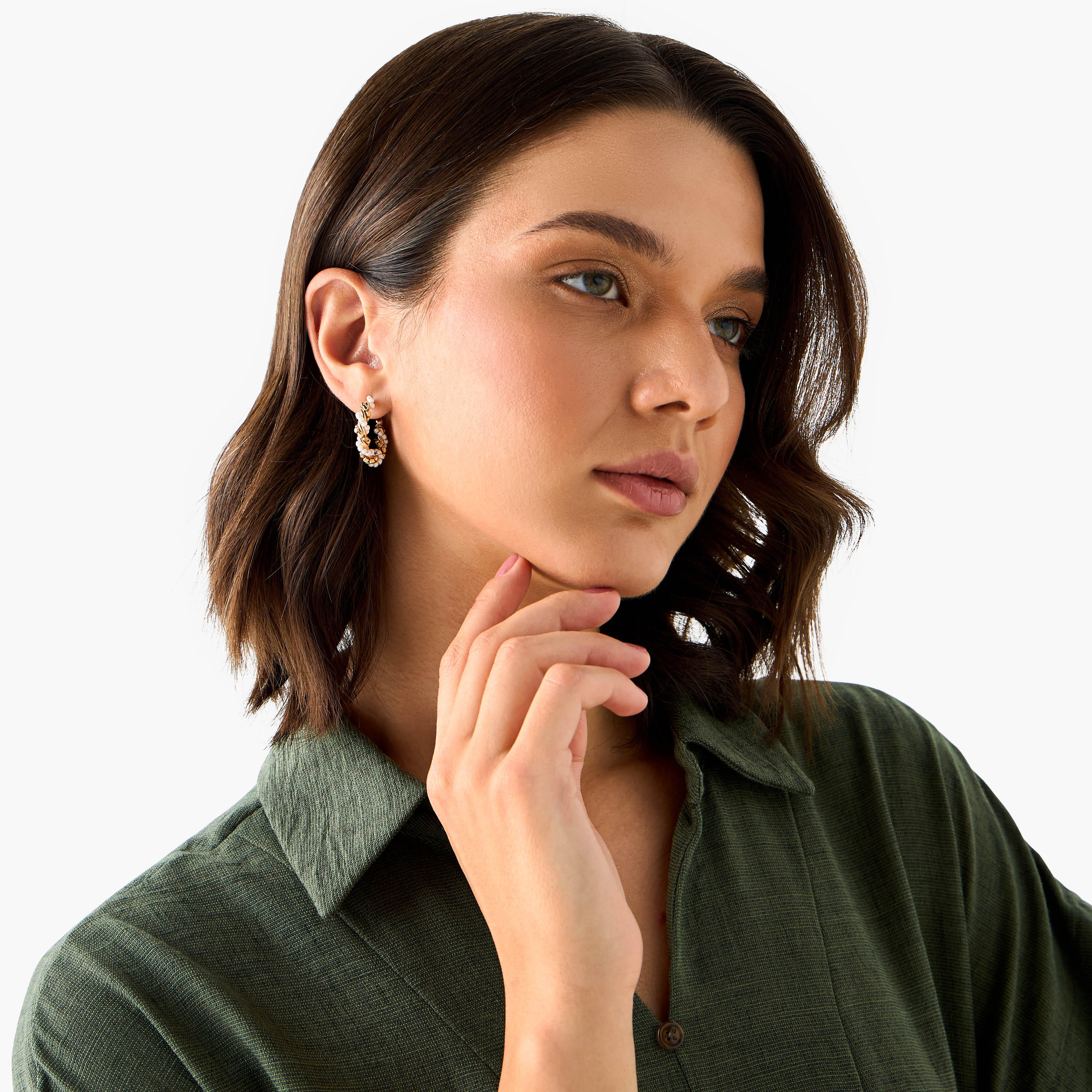 حلقان طوق مزيّنة بمكبس إغلاق خلفي - طقم من قطعتين-women-watchesandjewellery-jewellery-earrings-image-2