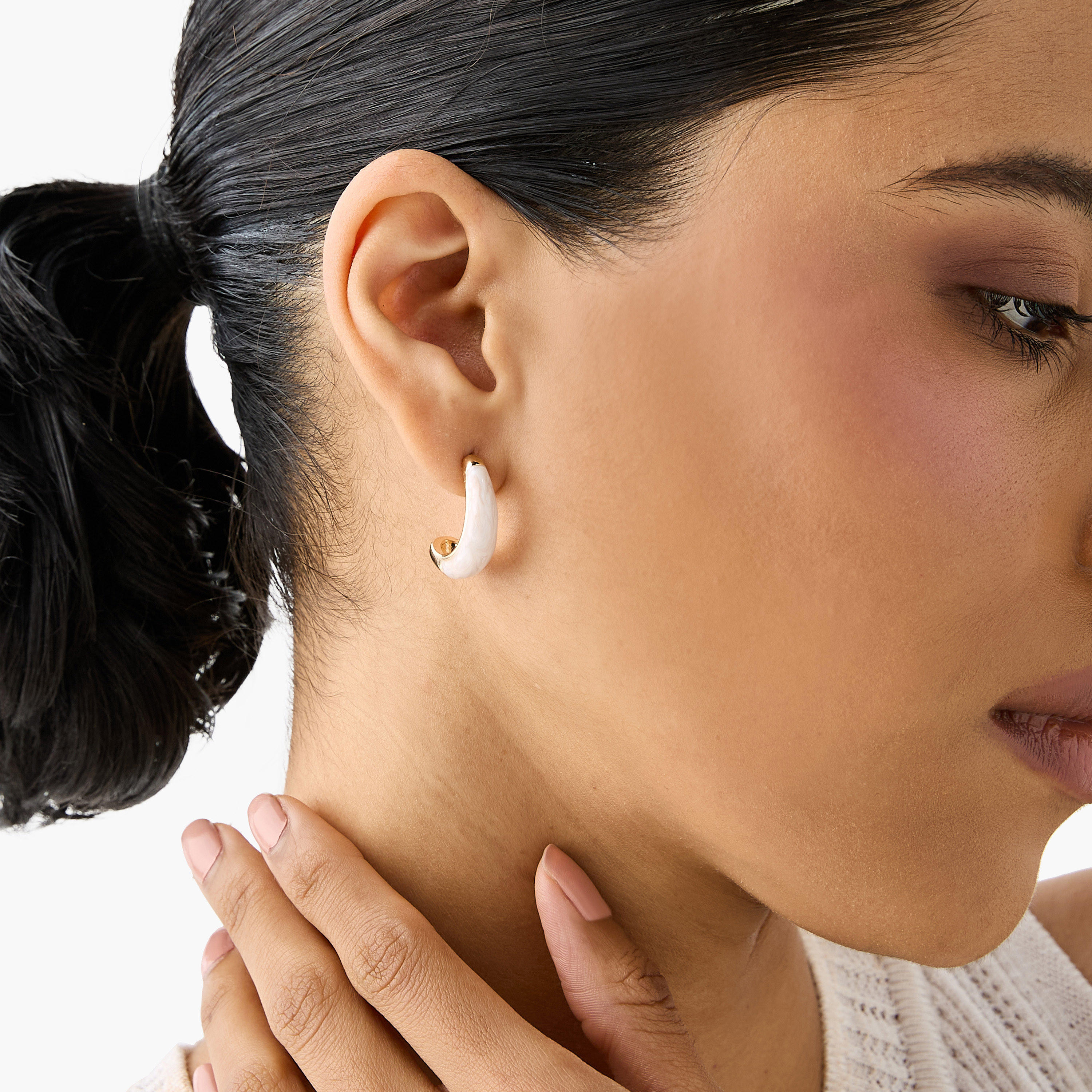 حلق بتفاصيل مينا ومكبس إغلاق خلفي - طقم من 9 أزواج-women-watchesandjewellery-jewellery-earrings-image-2