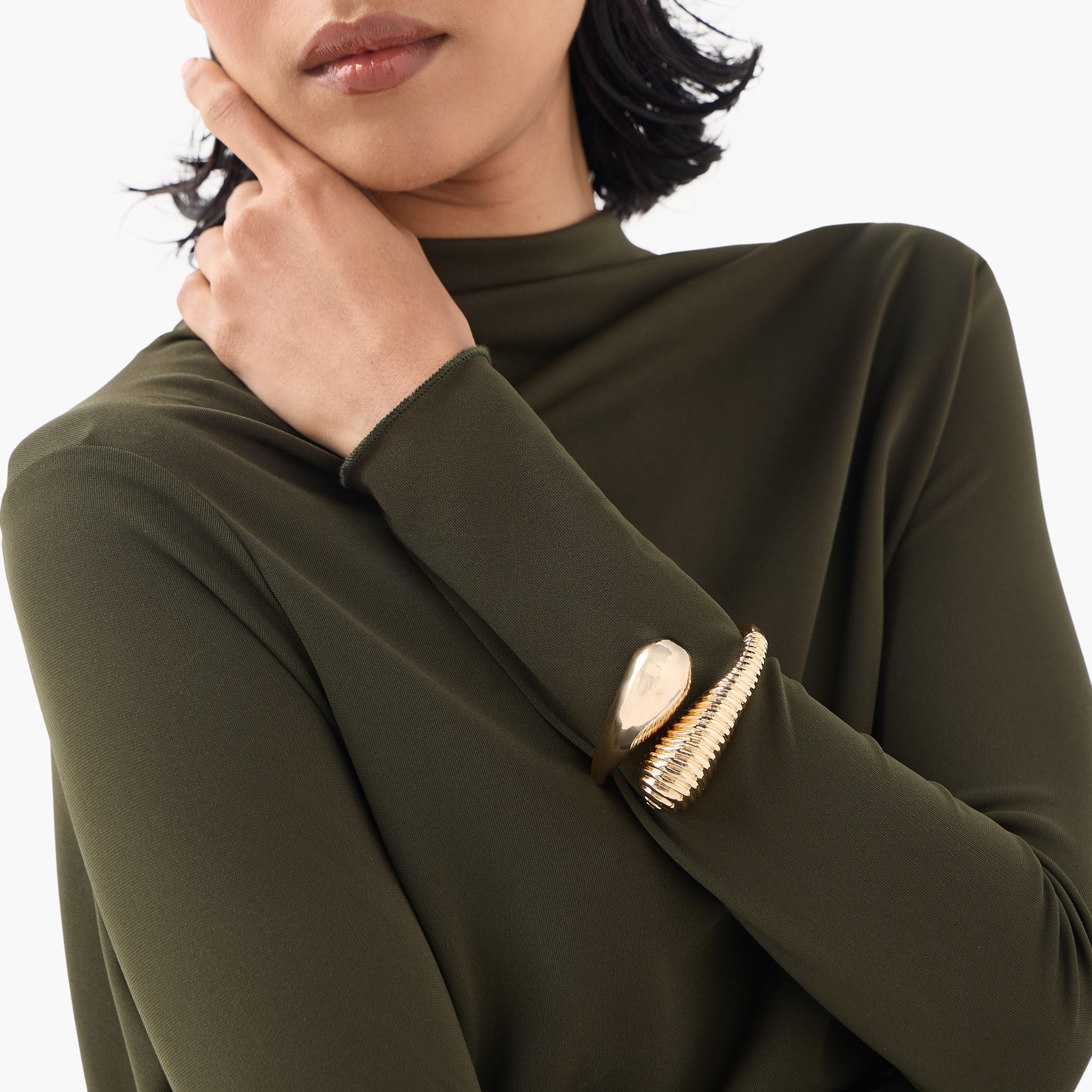سوار بتفاصيل كروية ملتوية-women-watchesandjewellery-jewellery-banglesandbracelets-image-5