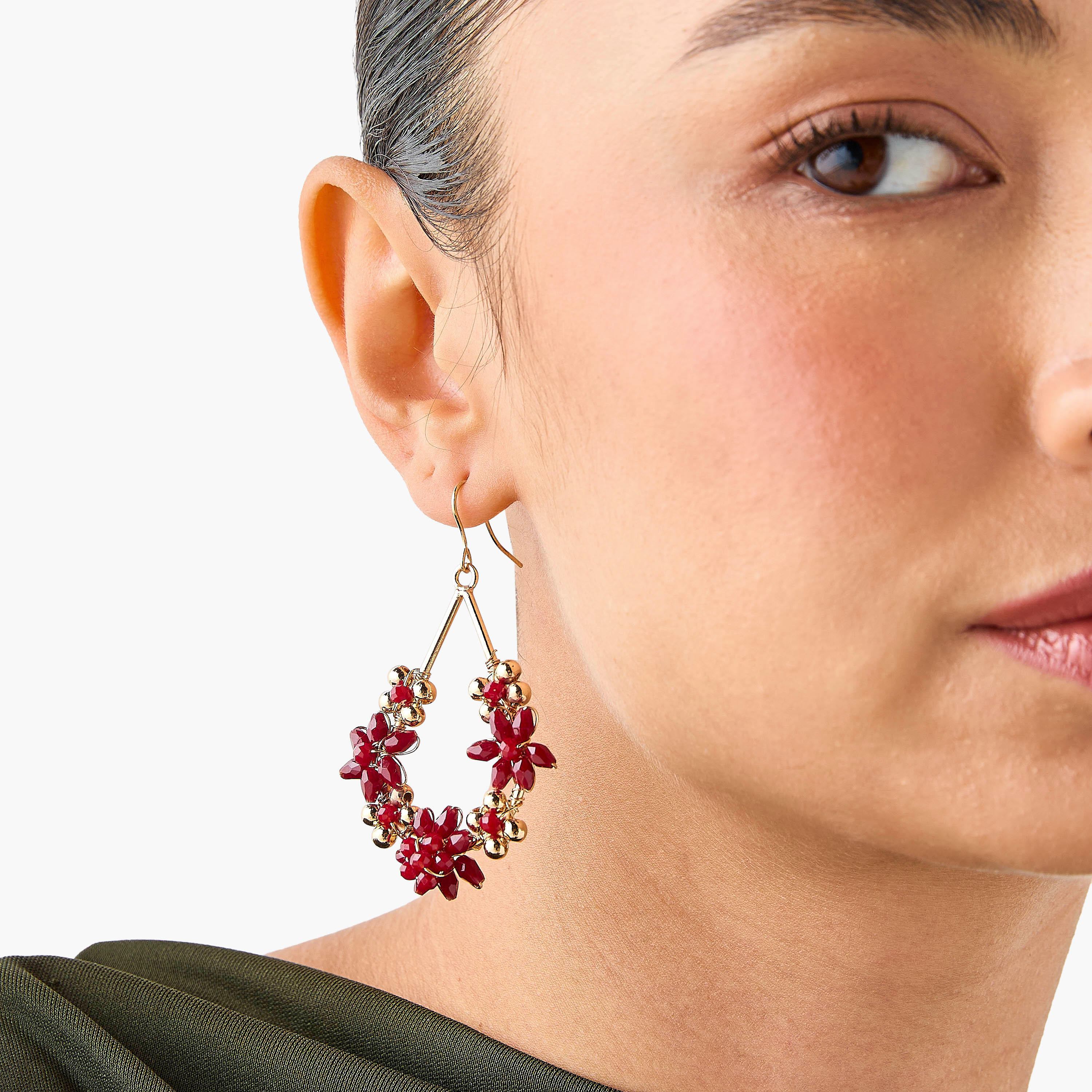 حلق متدلي مزين بمشبك إغلاق-women-watchesandjewellery-jewellery-earrings-image-2