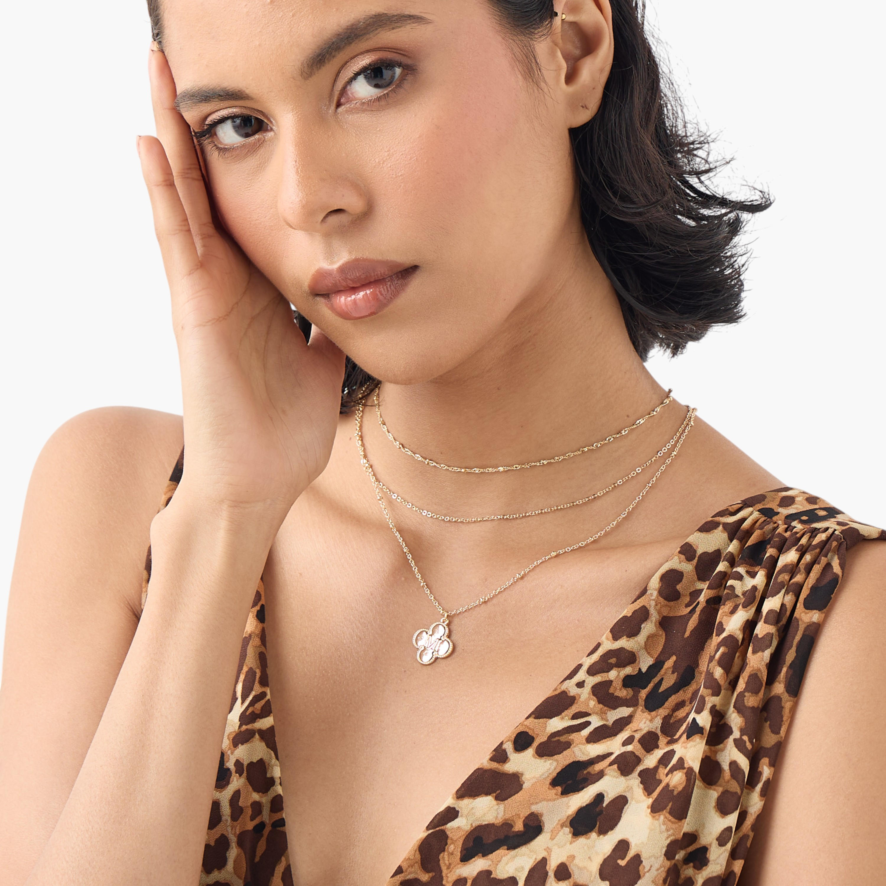 عقد طبقات بدلاية حرف ومشبك إغلاق-women-watchesandjewellery-jewellery-necklacesandpendants-image-2