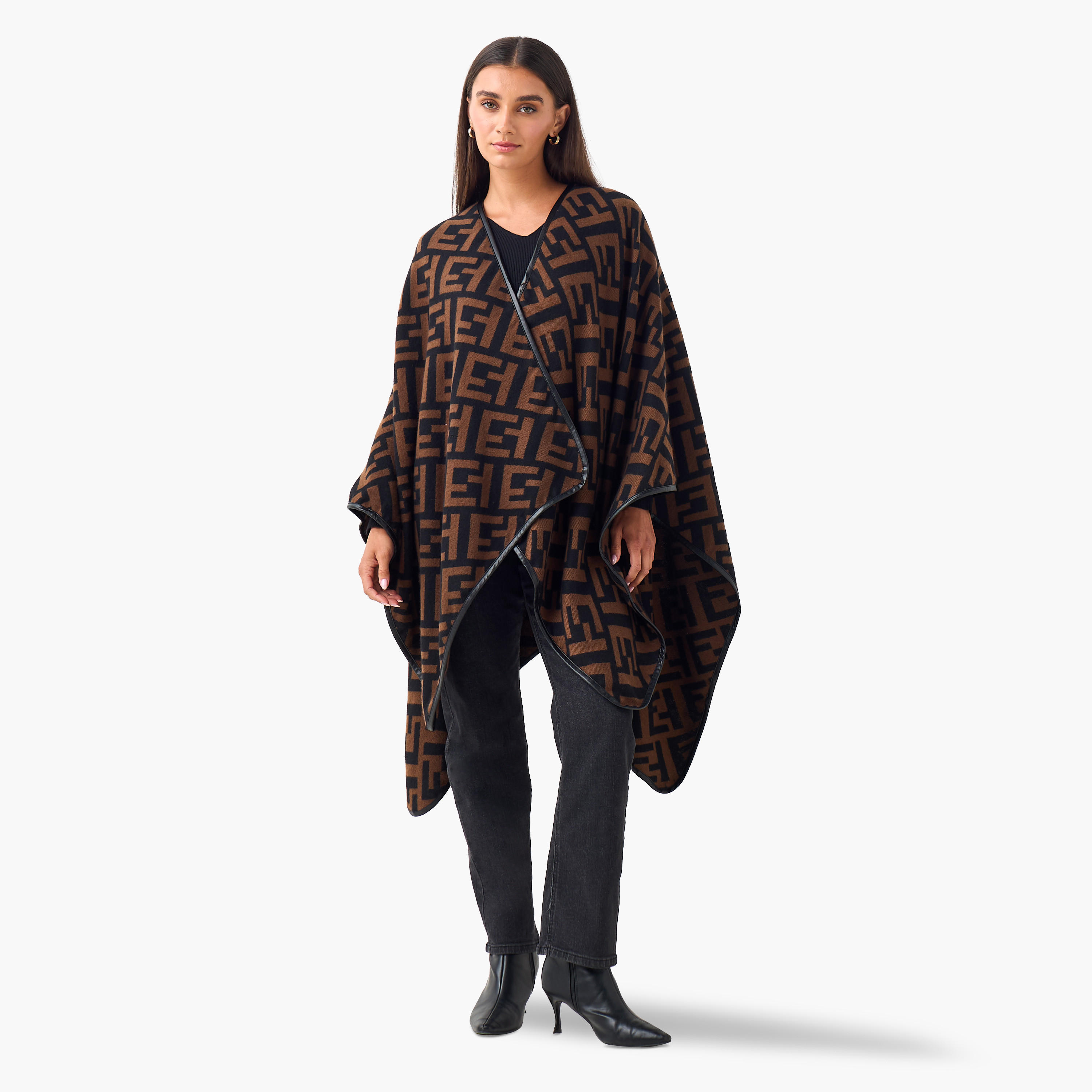 وشاح كاب بطبعات مونوجرام-women-winterwear-scarves-image-3