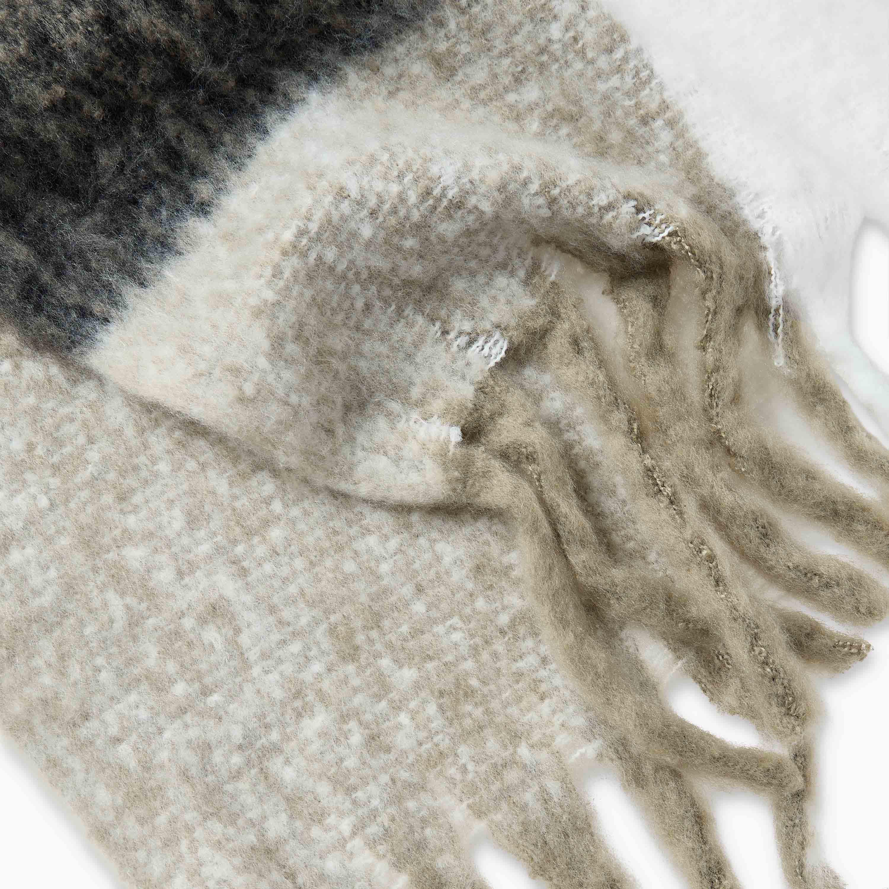 وشاح بوليستر كاروهات-women-winterwear-scarves-image-1