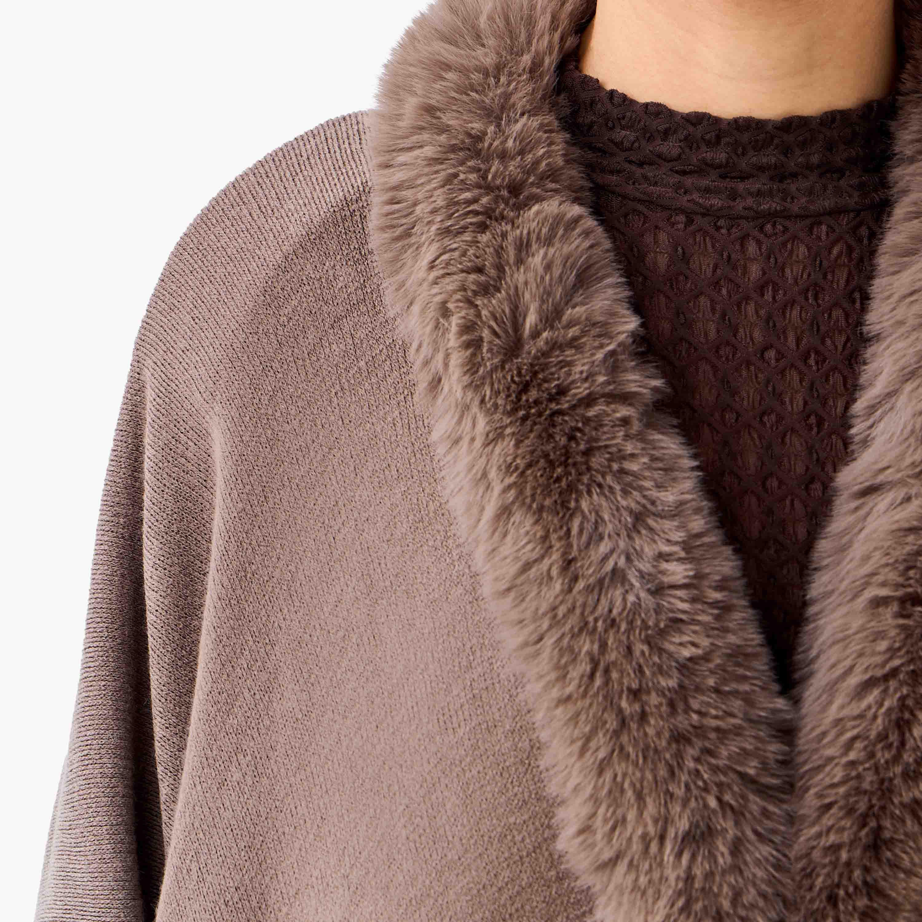 رداء كاب طويل بقصة فرو صناعي-women-winterwear-cardigansandjumpers-cardigans-image-5