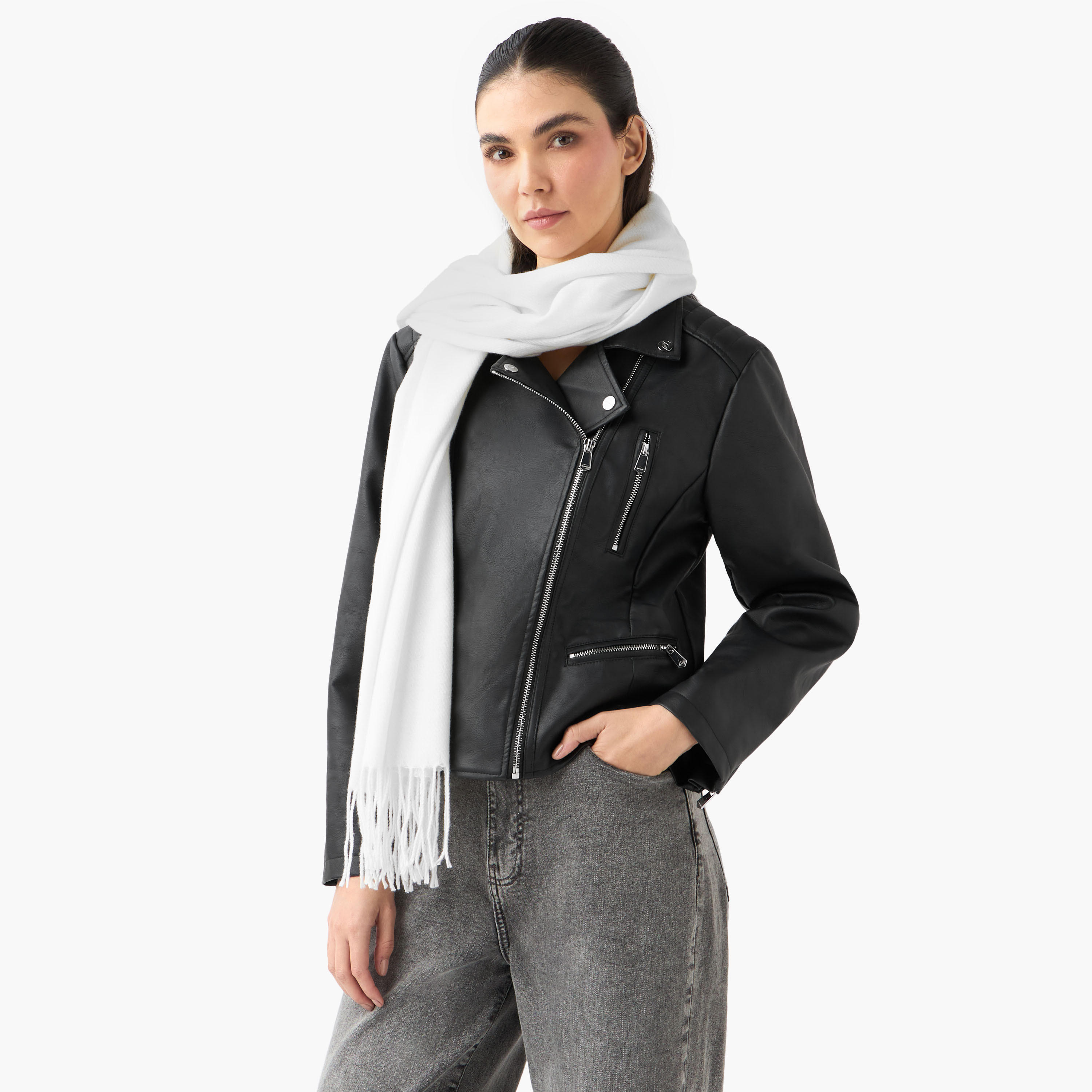 وشاح أحمر بتفاصيل شراشيب-women-winterwear-scarves-image-2