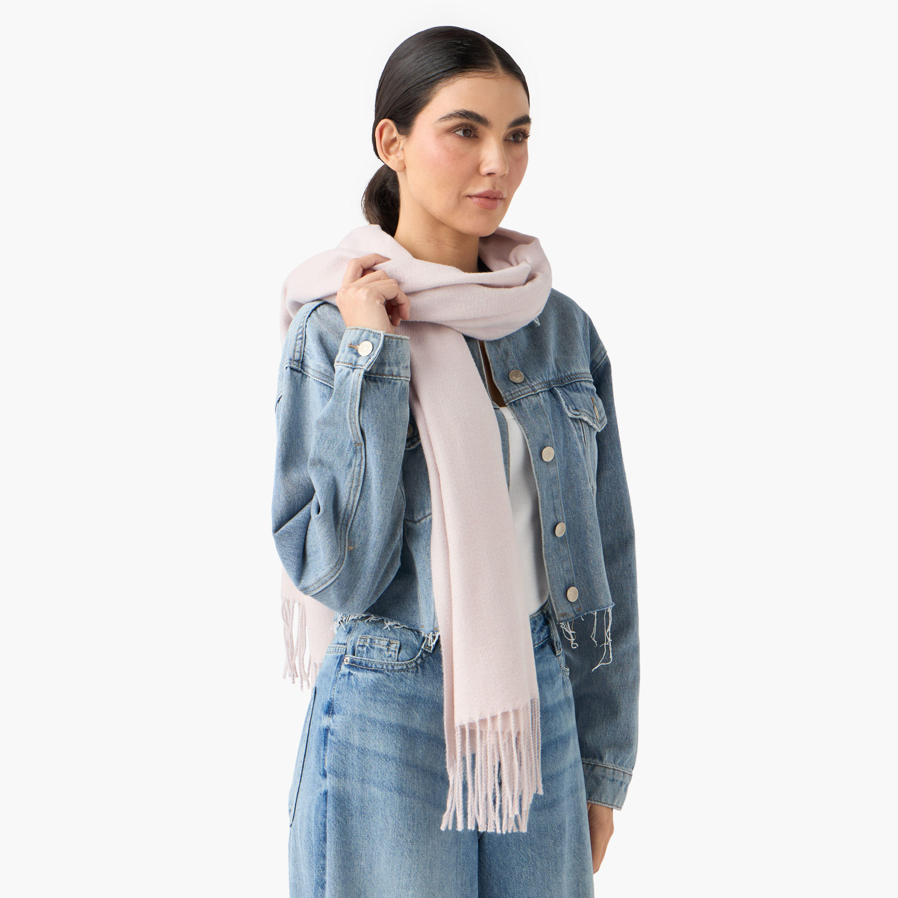 وشاح أحمر بتفاصيل شراشيب-women-winterwear-scarves-image-2