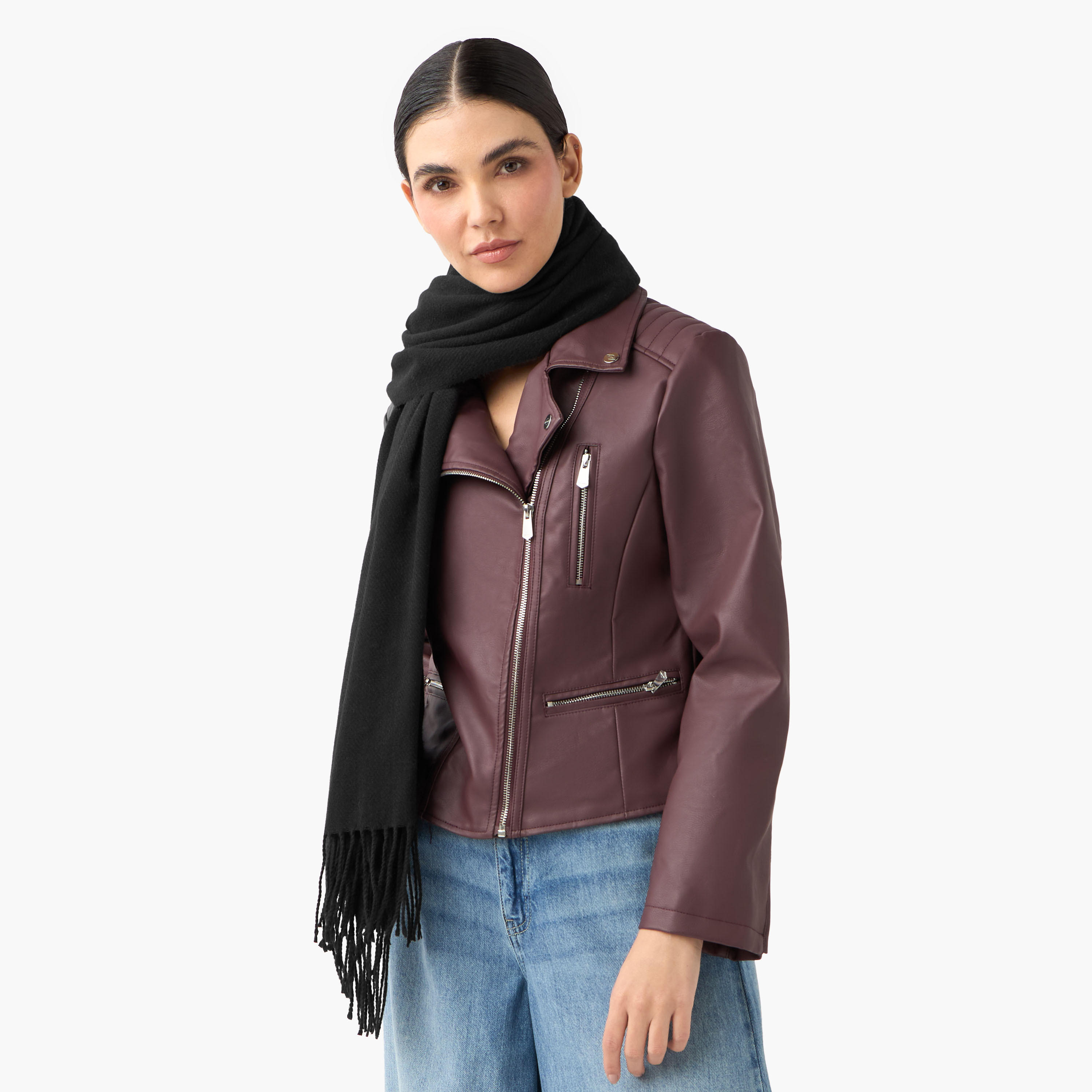 وشاح أحمر بتفاصيل شراشيب-women-winterwear-scarves-image-2