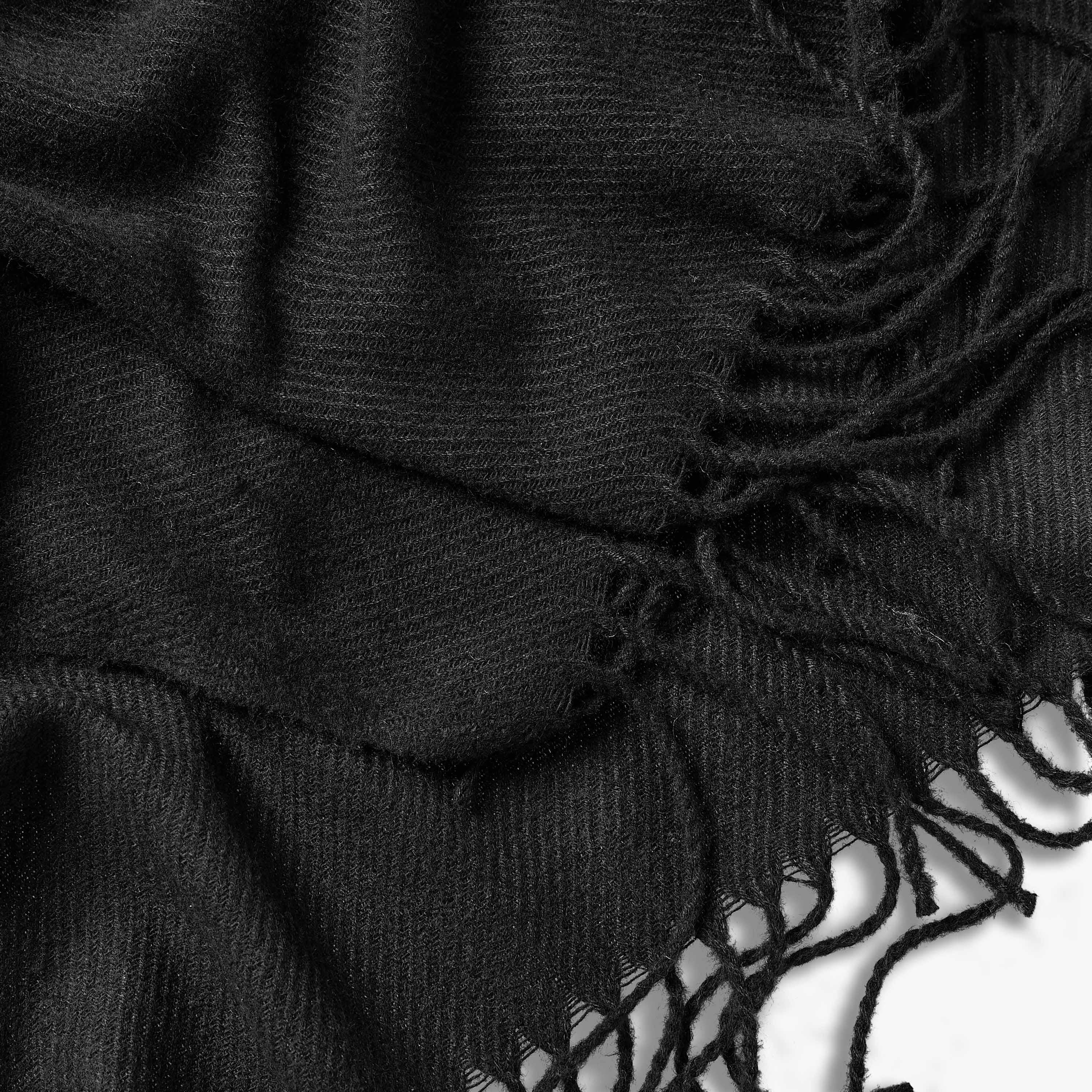 وشاح أحمر بتفاصيل شراشيب-women-winterwear-scarves-image-5