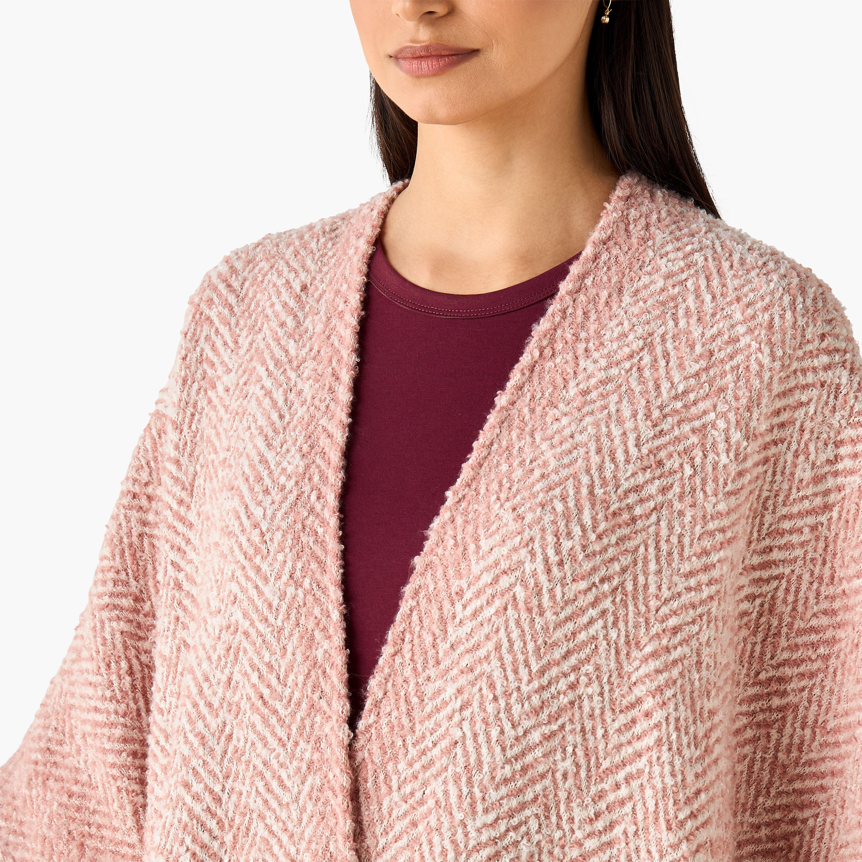 كاب بنمط متعرج وحواف غير متماثلة-women-winterwear-scarves-image-3