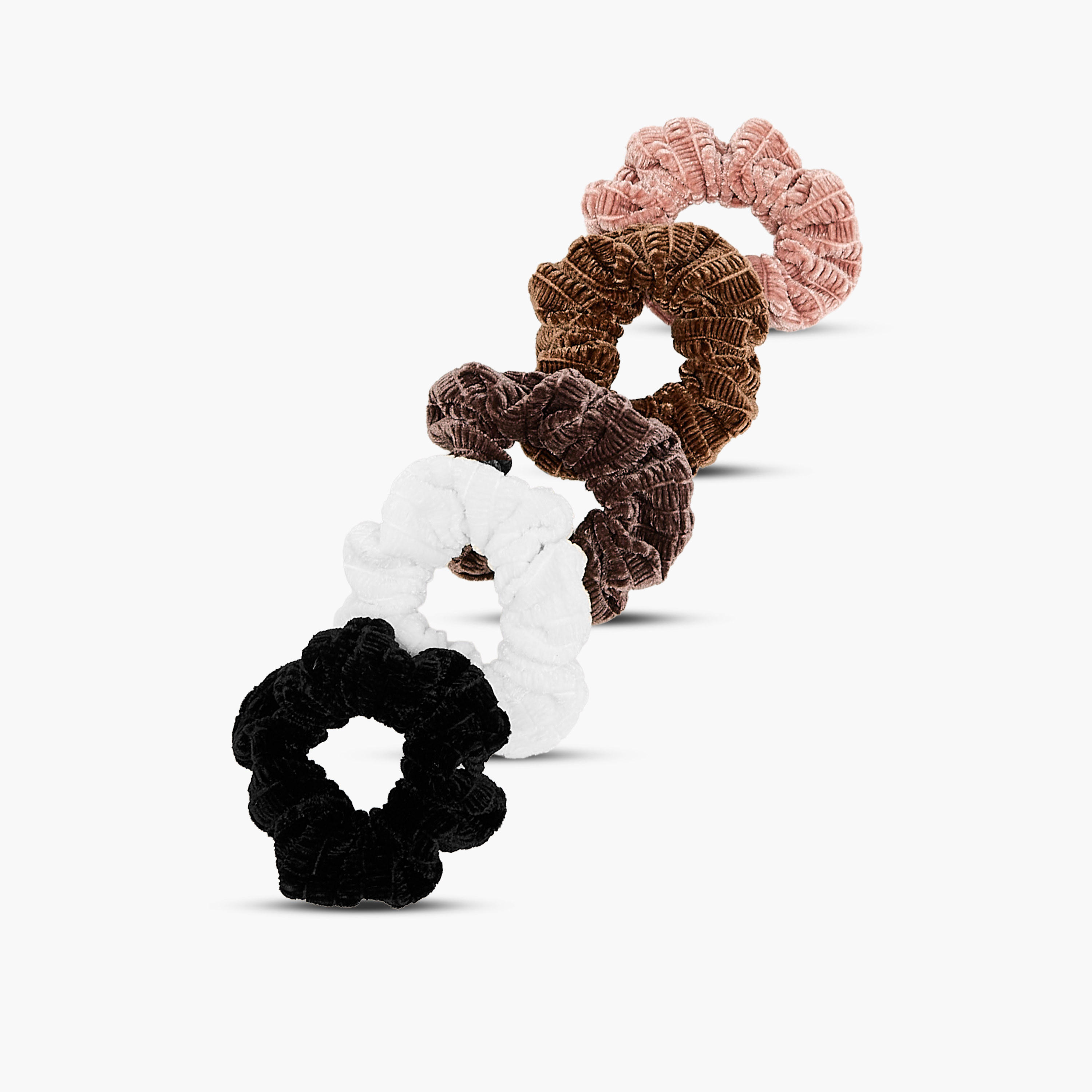 ربطات شعر سكرانشي مخملية بثنيات - عبوة 5 قطع-women-hairaccessories-scrunchies-image-2