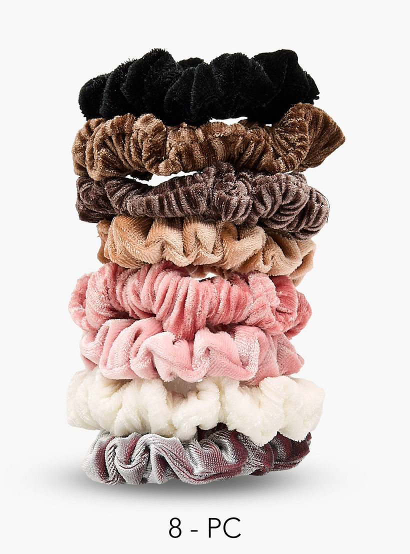 ربطات شعر سكرانشي مخملية بطيّات - عبوة 8 قطع-women-hairaccessories-scrunchies-image-1