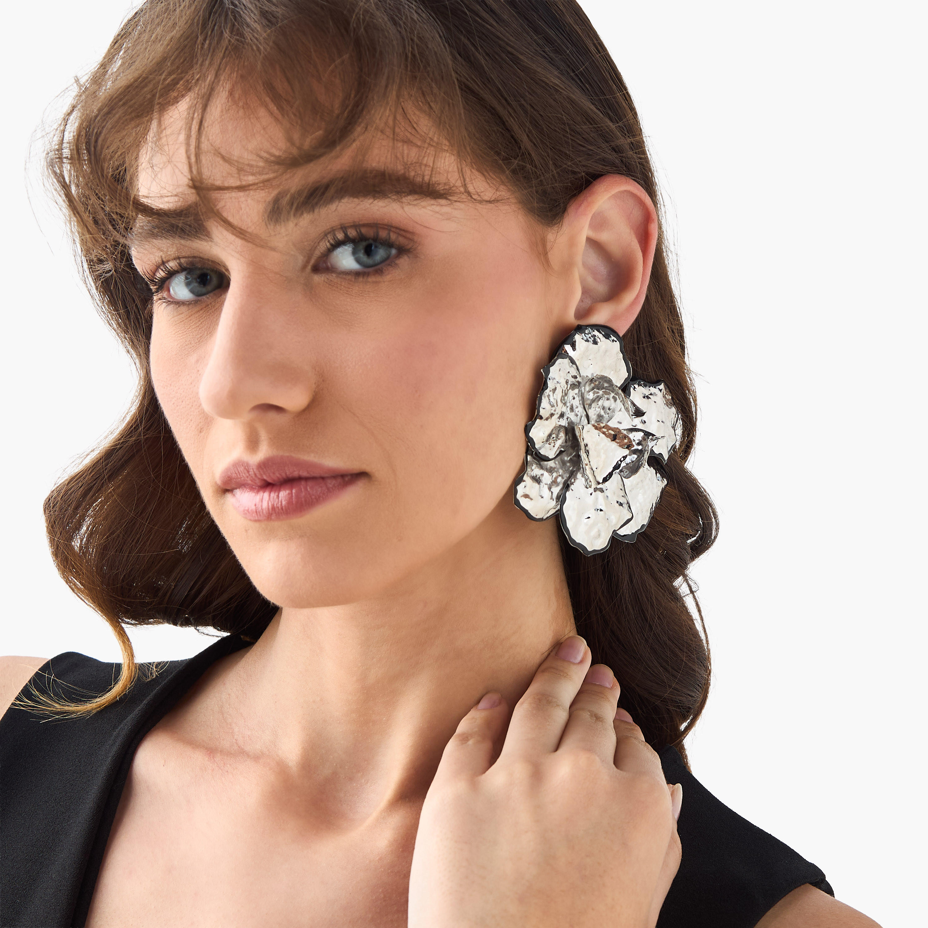 أقراط معدن مرصعة بمكبس إغلاق-women-watchesandjewellery-jewellery-earrings-image-4