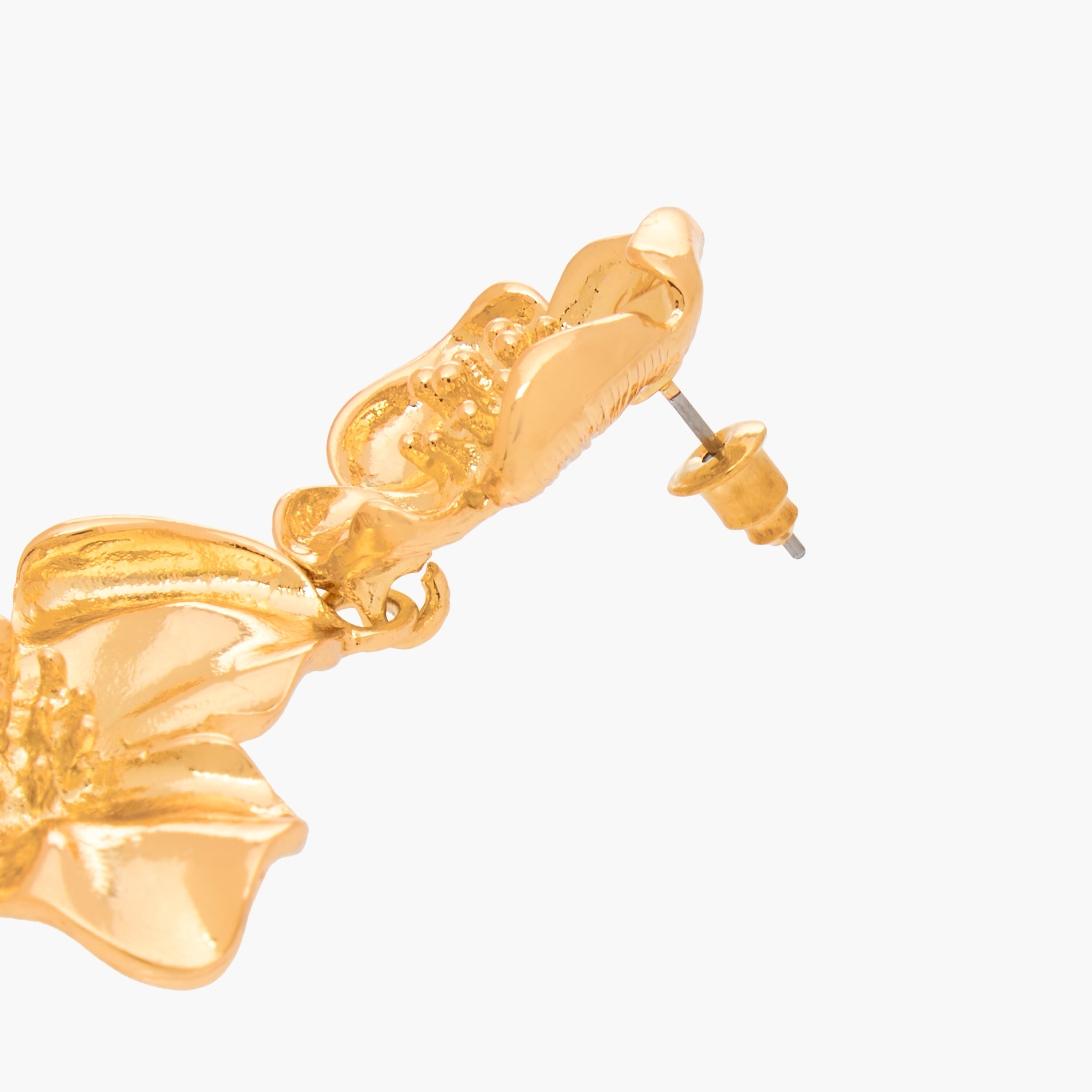 حلق ميتاليك متدلي بتصميم زهرة ومكبس إغلاق خلفي-women-watchesandjewellery-jewellery-earrings-image-5
