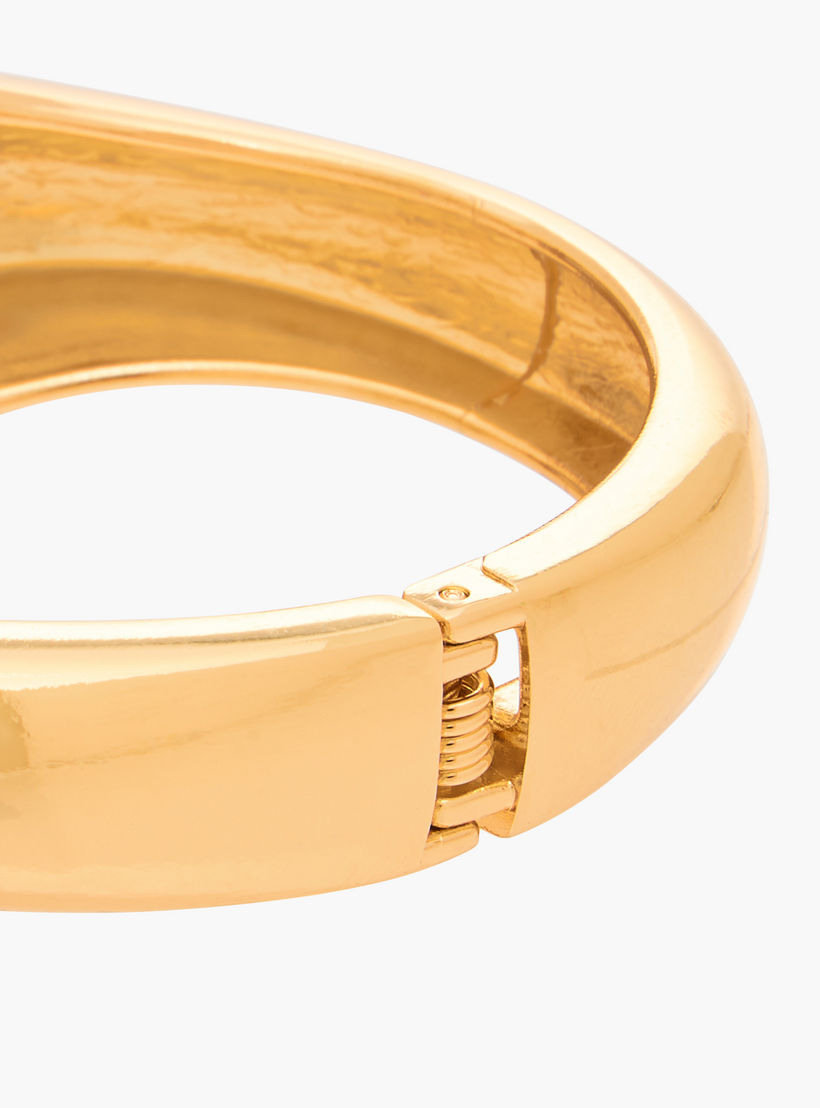 سوار بتصيمم نحتي وقفل مفصلي-women-watchesandjewellery-jewellery-banglesandbracelets-image-1