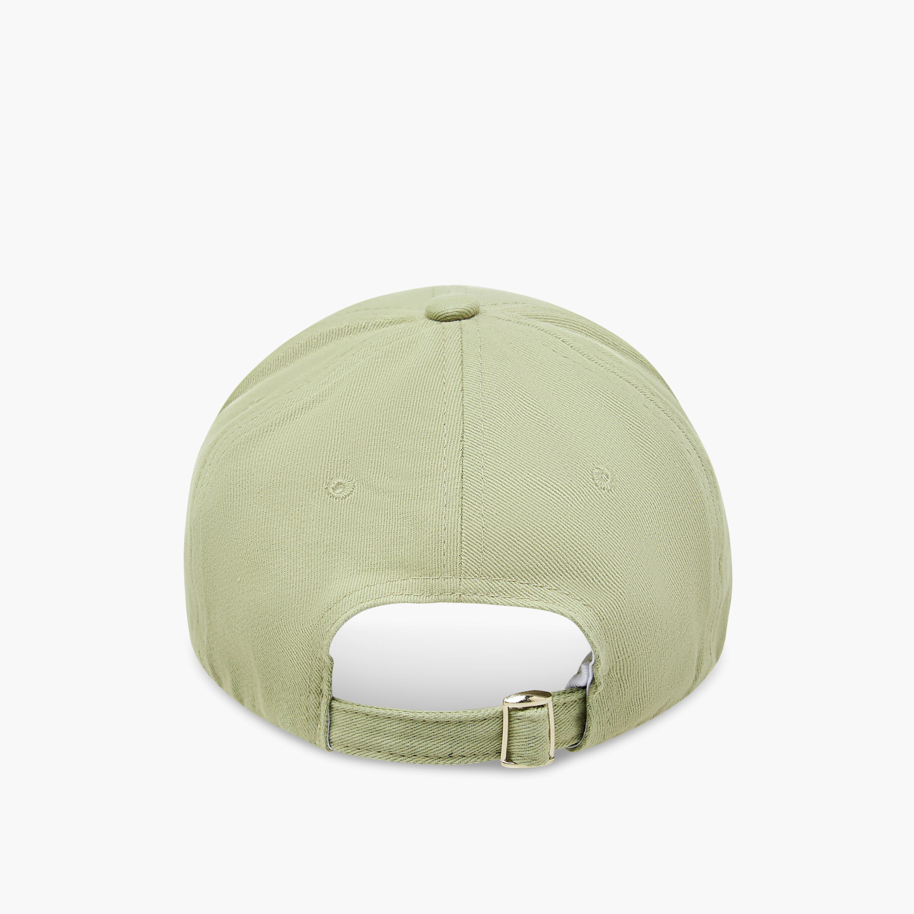 كاب بتصميم بيسبول وحزام إغلاق بإبزيم-women-clothingaccessories-capsandhats-image-4