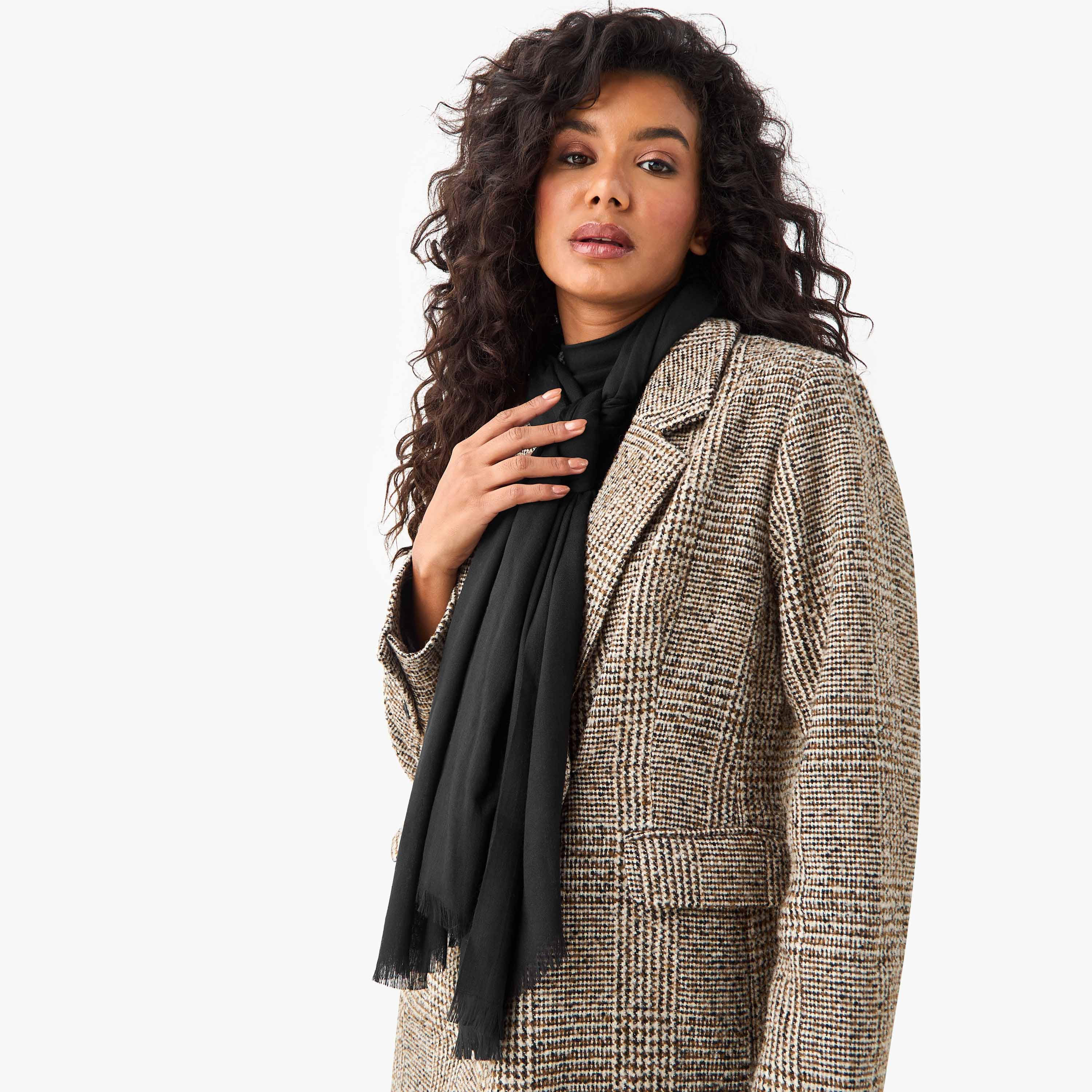 وشاح بتفاصيل كشكش-women-winterwear-scarves-image-2