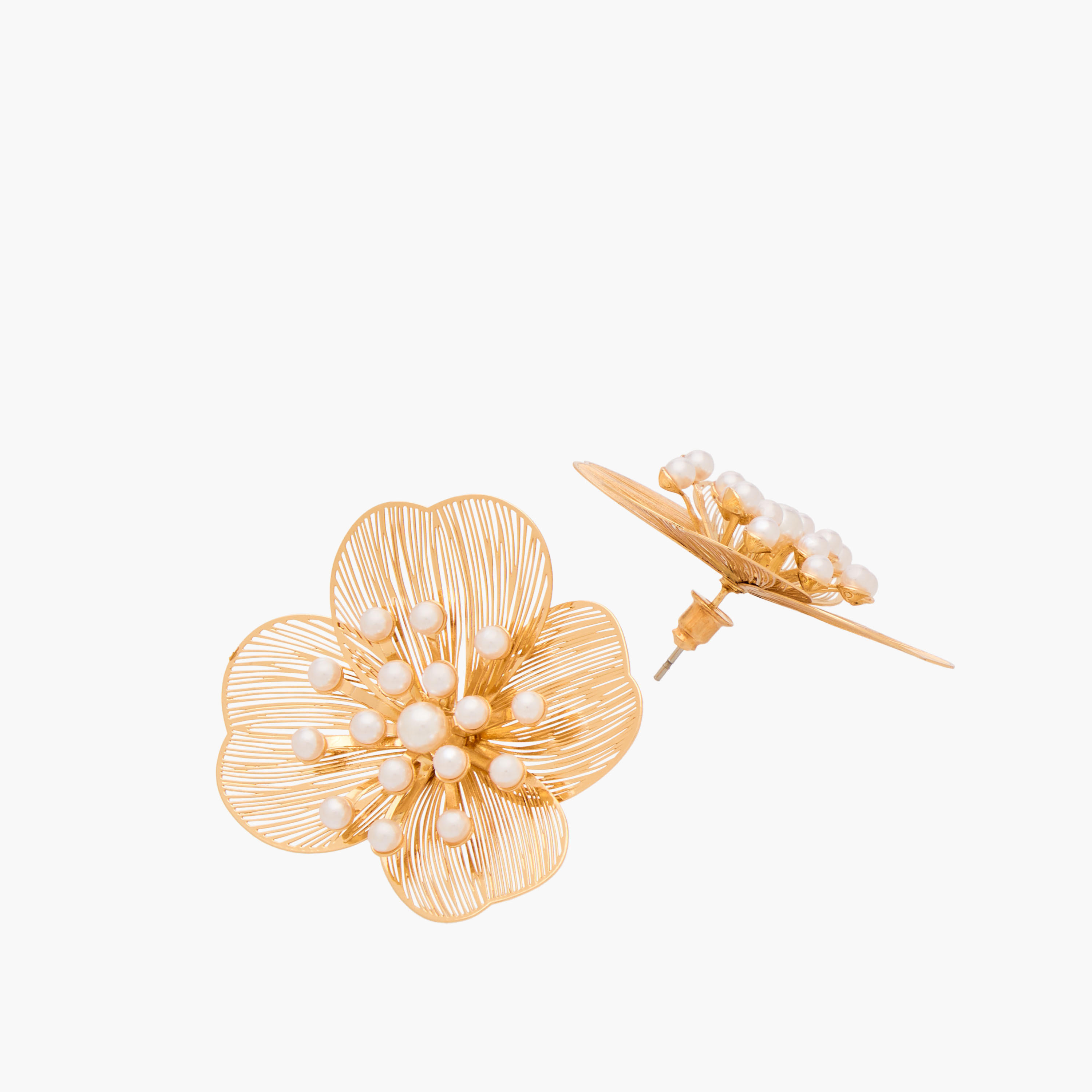 أقراط معدنية مرصعة بتصميم زهور ومكبس إغلاق خلفي من جلوو-women-watchesandjewellery-jewellery-earrings-image-1