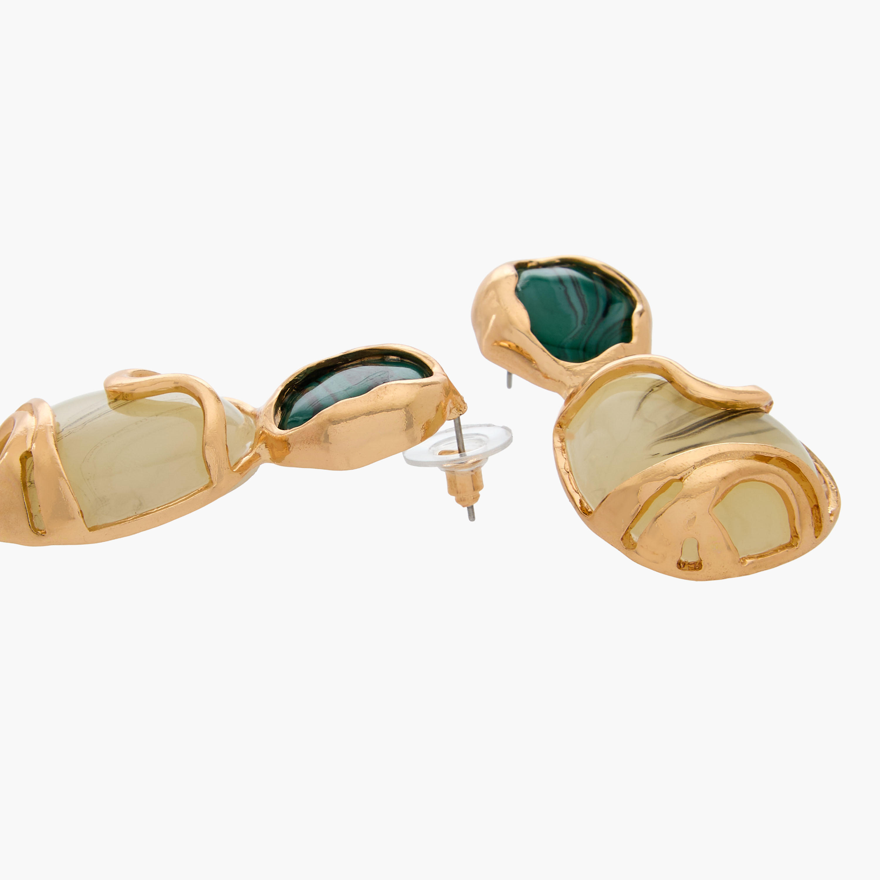 حلق متدلي ذهبي اللون بتزيينات وبمكبس إغلاق خلفي-women-watchesandjewellery-jewellery-earrings-image-2