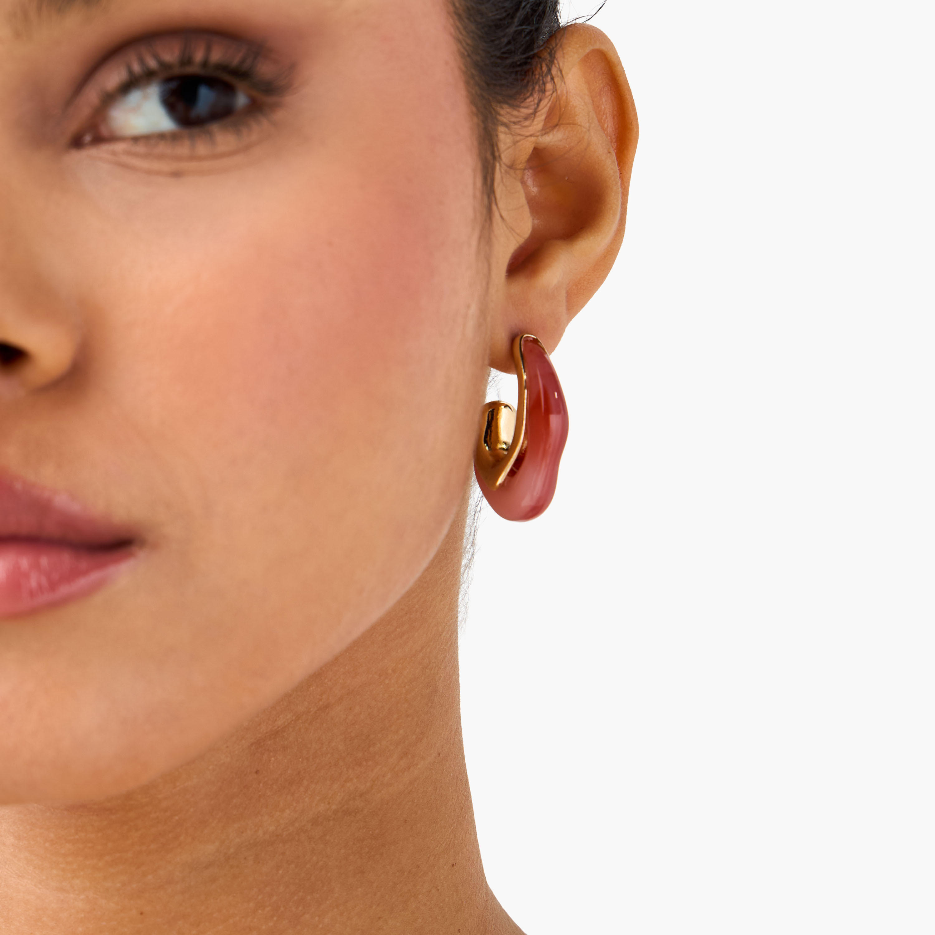 طقم من 2 أقراط حلقية بلون ذهبي ومكبس إغلاق خلفي-women-watchesandjewellery-jewellery-earrings-image-2