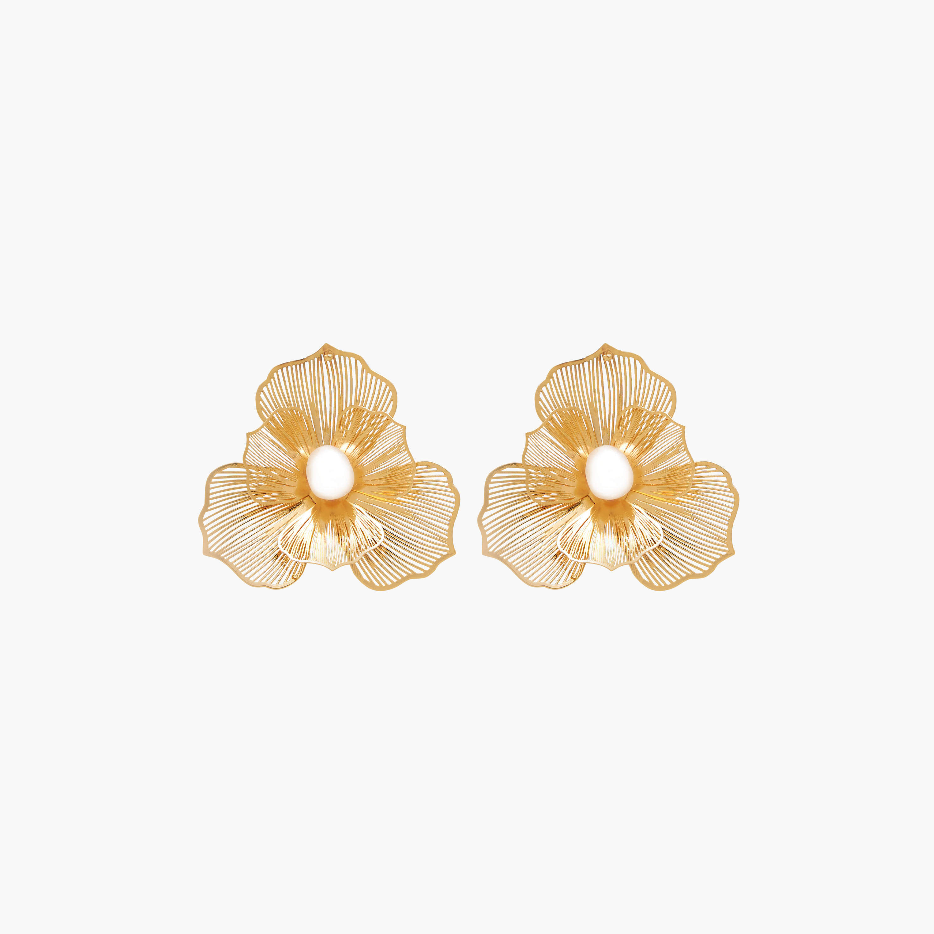 حلقان زهور مرصعة باللؤلؤ بتشطيب ذهبي ومكبس إغلاق خلفي-women-watchesandjewellery-jewellery-earrings-image-1