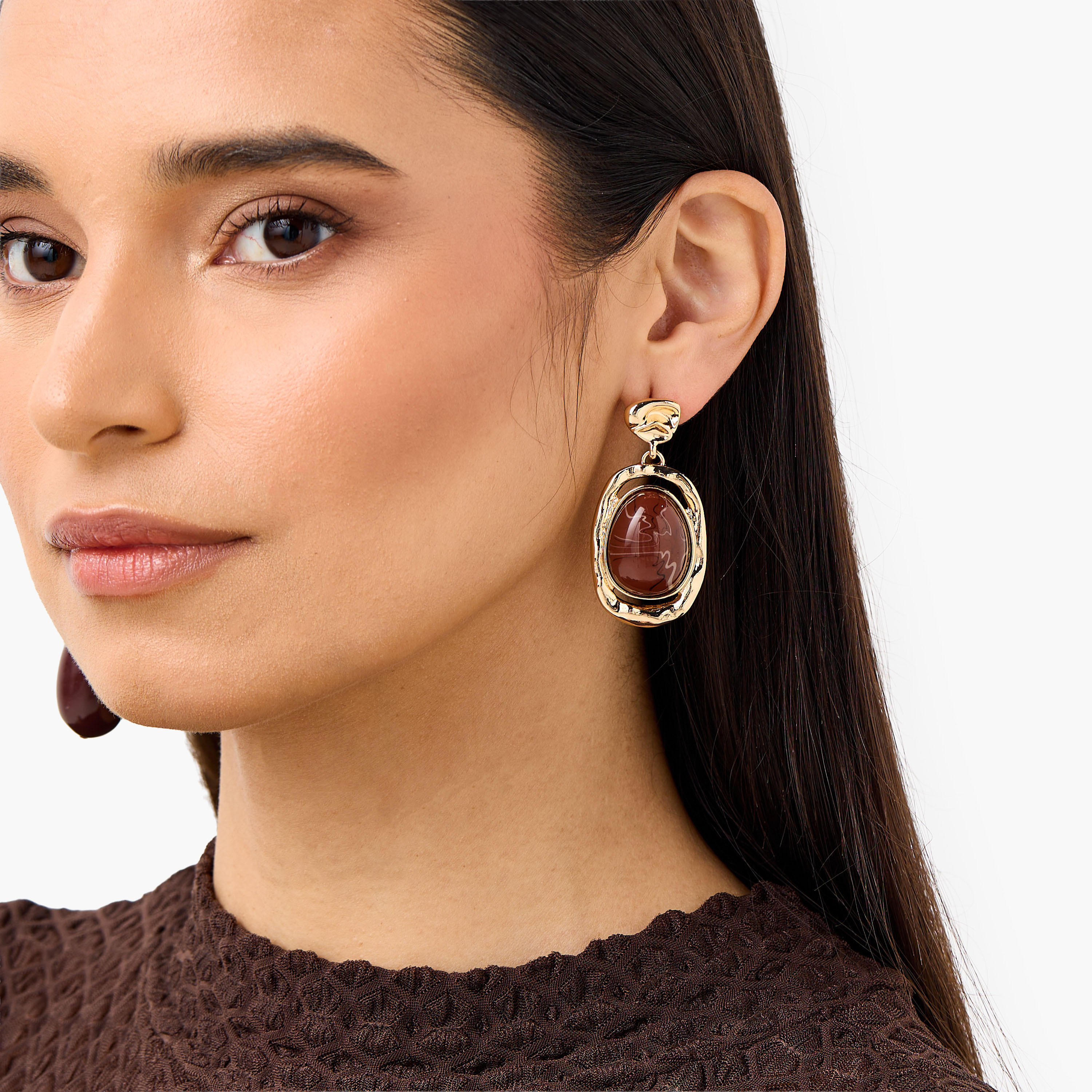 أقراط متدلية معدنية مزينة بمكبس إغلاق خلفي-women-watchesandjewellery-jewellery-earrings-image-2