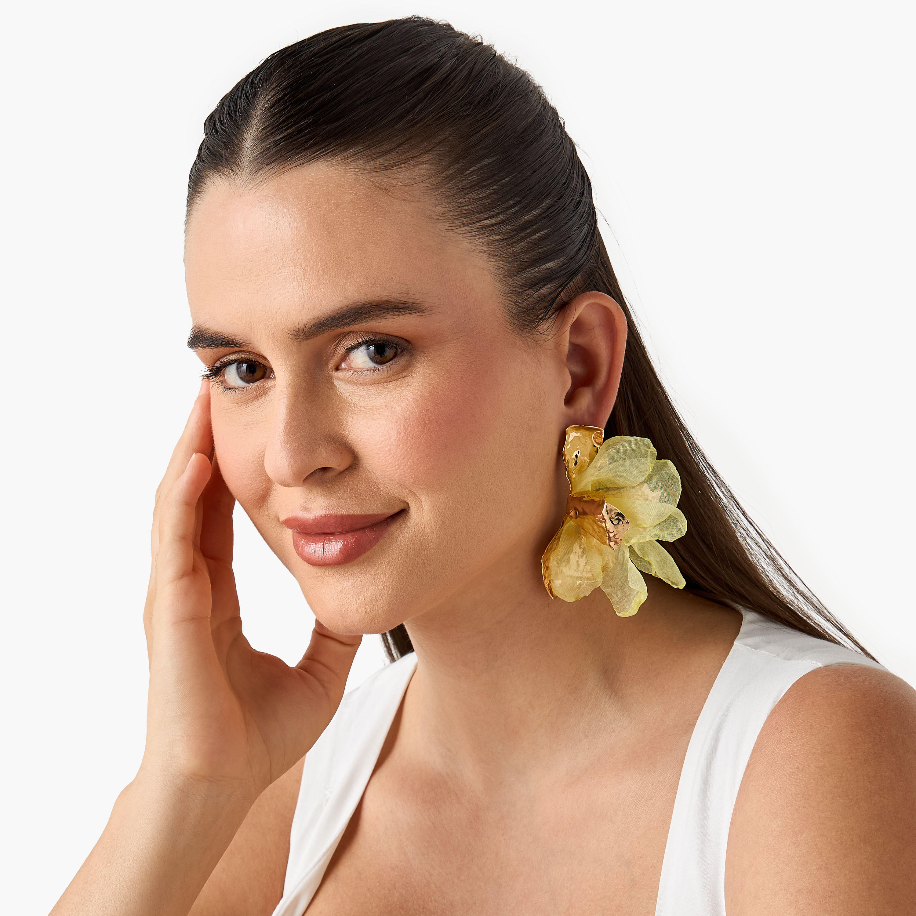 حلق متدلي معدن وقماش بمشبك إغلاق خلفي-women-watchesandjewellery-jewellery-earrings-image-2