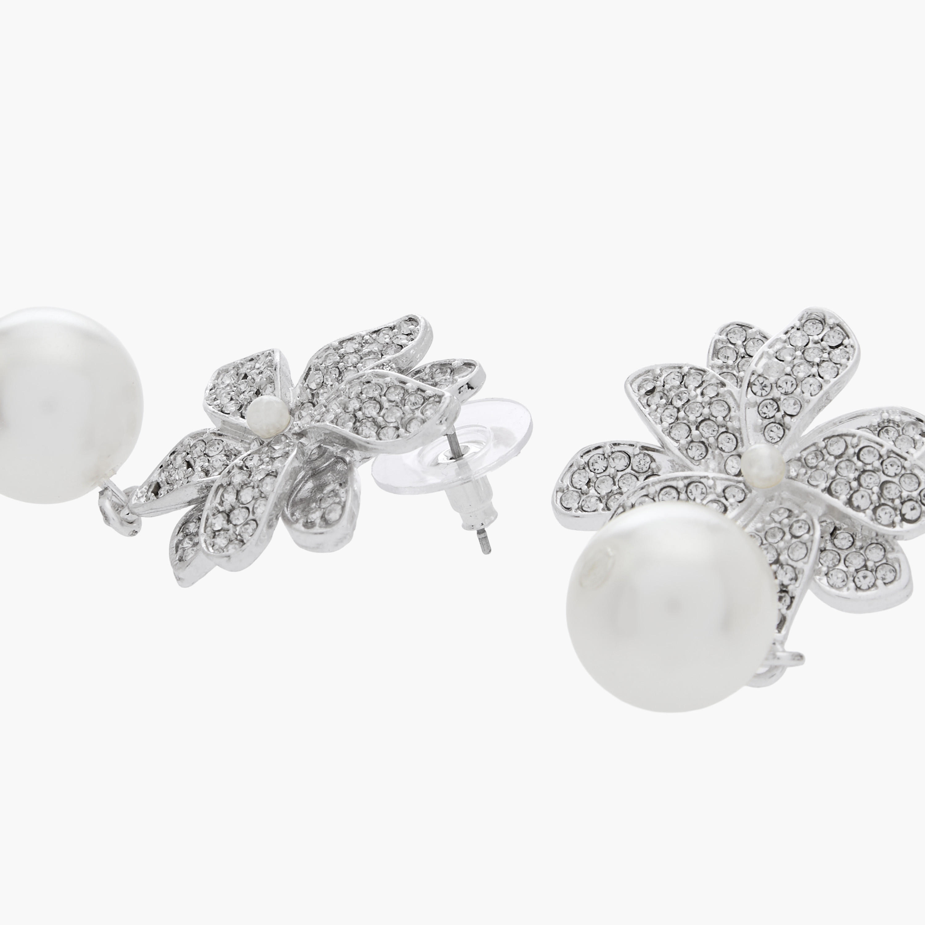 أقراط متدلية بلون فضي وتصميم زهور ومكبس إغلاق خلفي-women-watchesandjewellery-jewellery-earrings-image-2