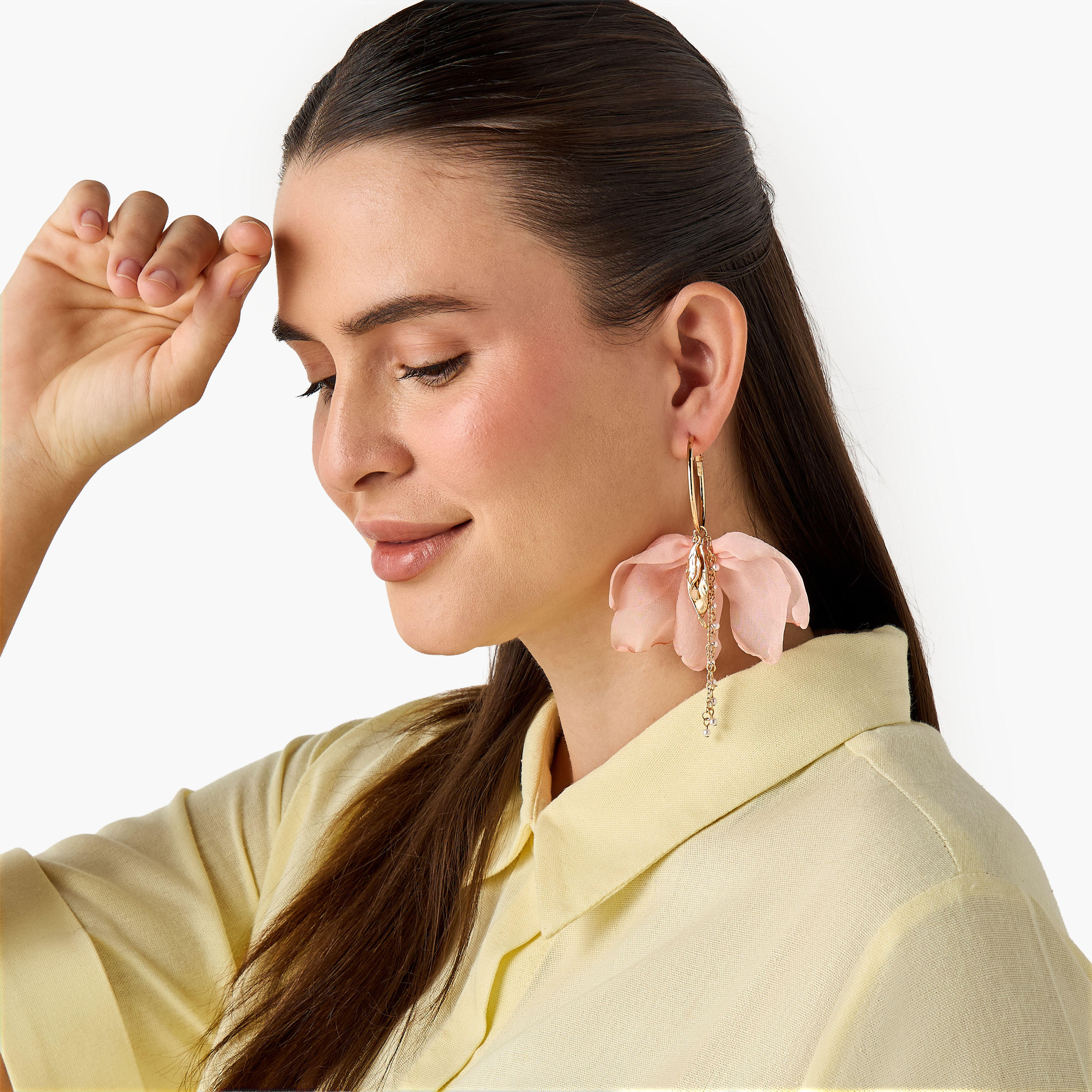 حلق قماش متدلي بإغلاق مفصلي-women-watchesandjewellery-jewellery-earrings-image-2