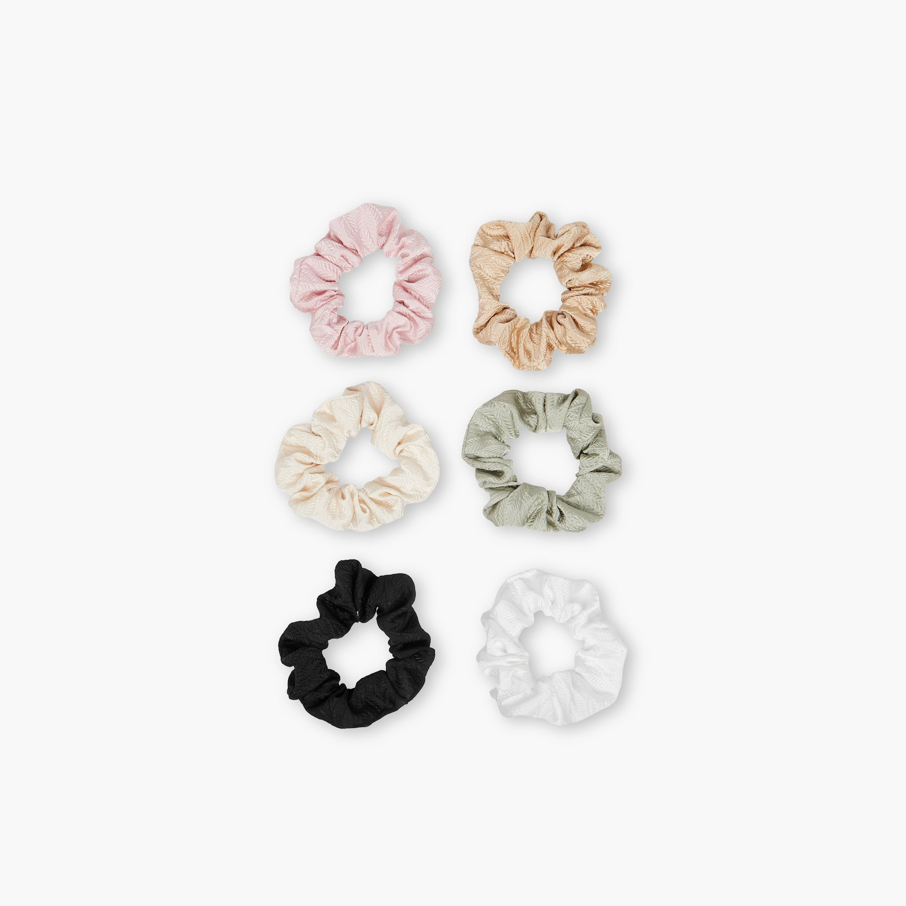 طقم ربطات شعر سكرانشي – عبوة من 6 قطع-women-hairaccessories-scrunchies-image-2